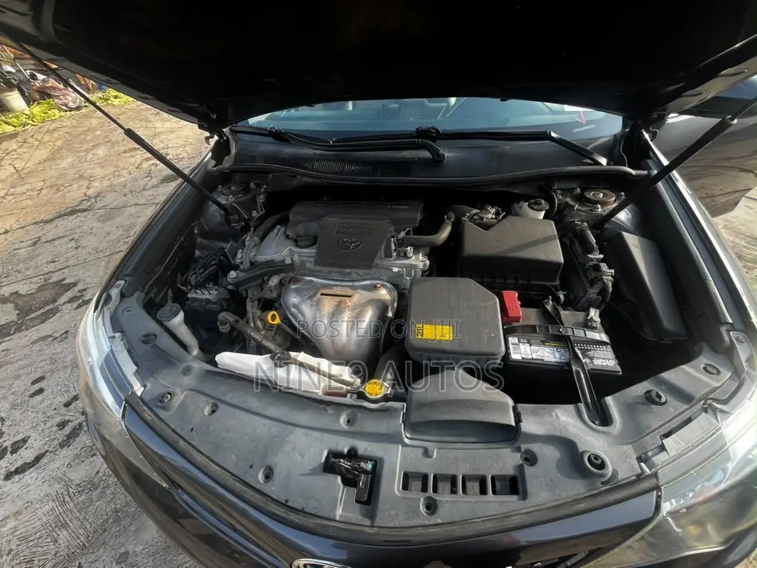 Toyota Camry SE 4dr Sedan (2.5L 4cyl 6A) 2013 Gray