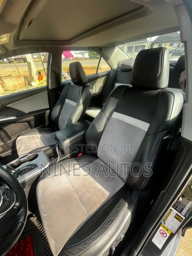 Toyota Camry SE 4dr Sedan (2.5L 4cyl 6A) 2013 Gray