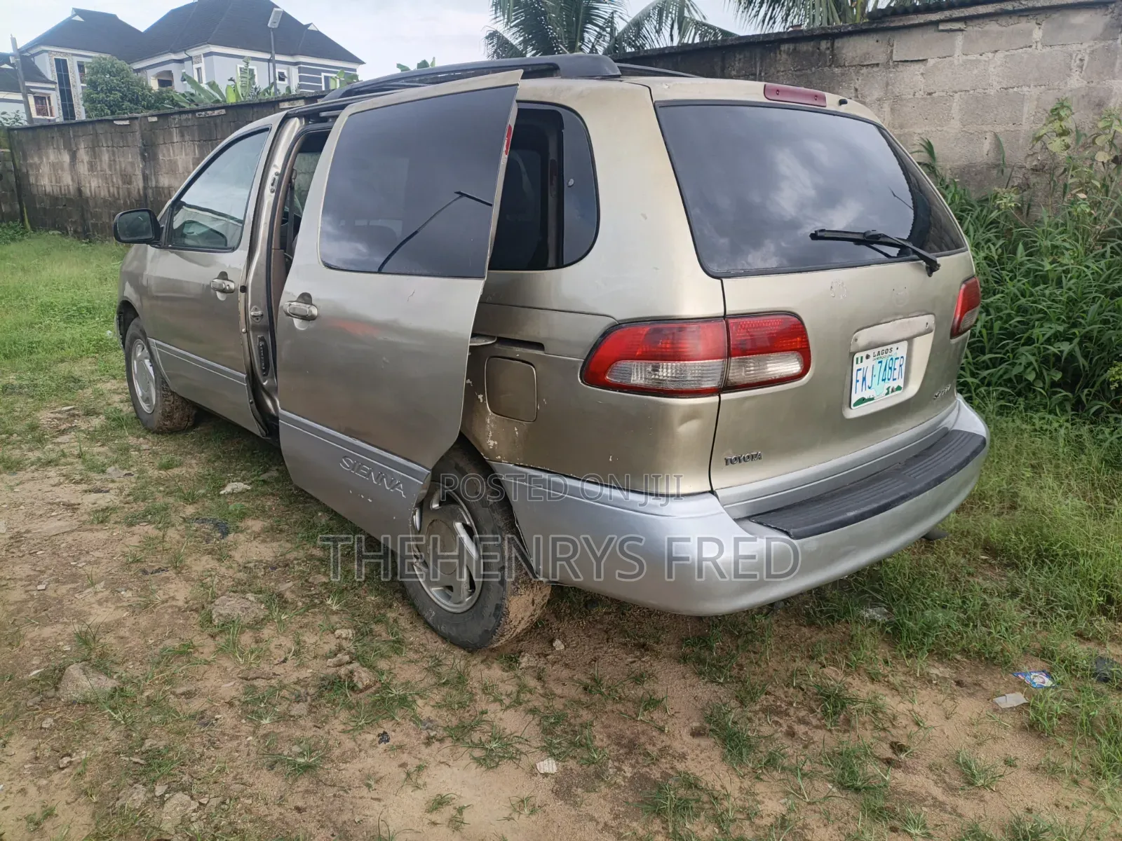 Toyota Sienna LE 2003 Gray