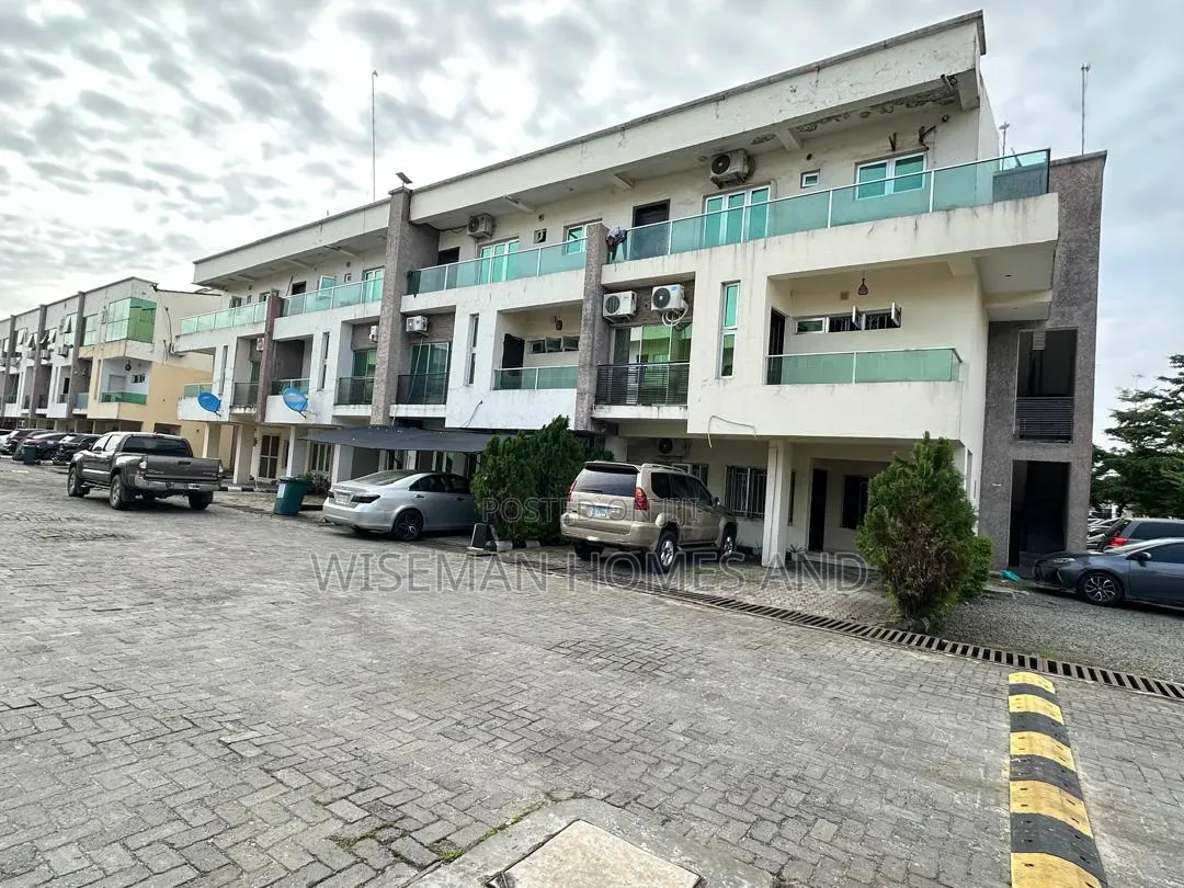 4bdrm Duplex in Chevron Drive Lekki for sale
