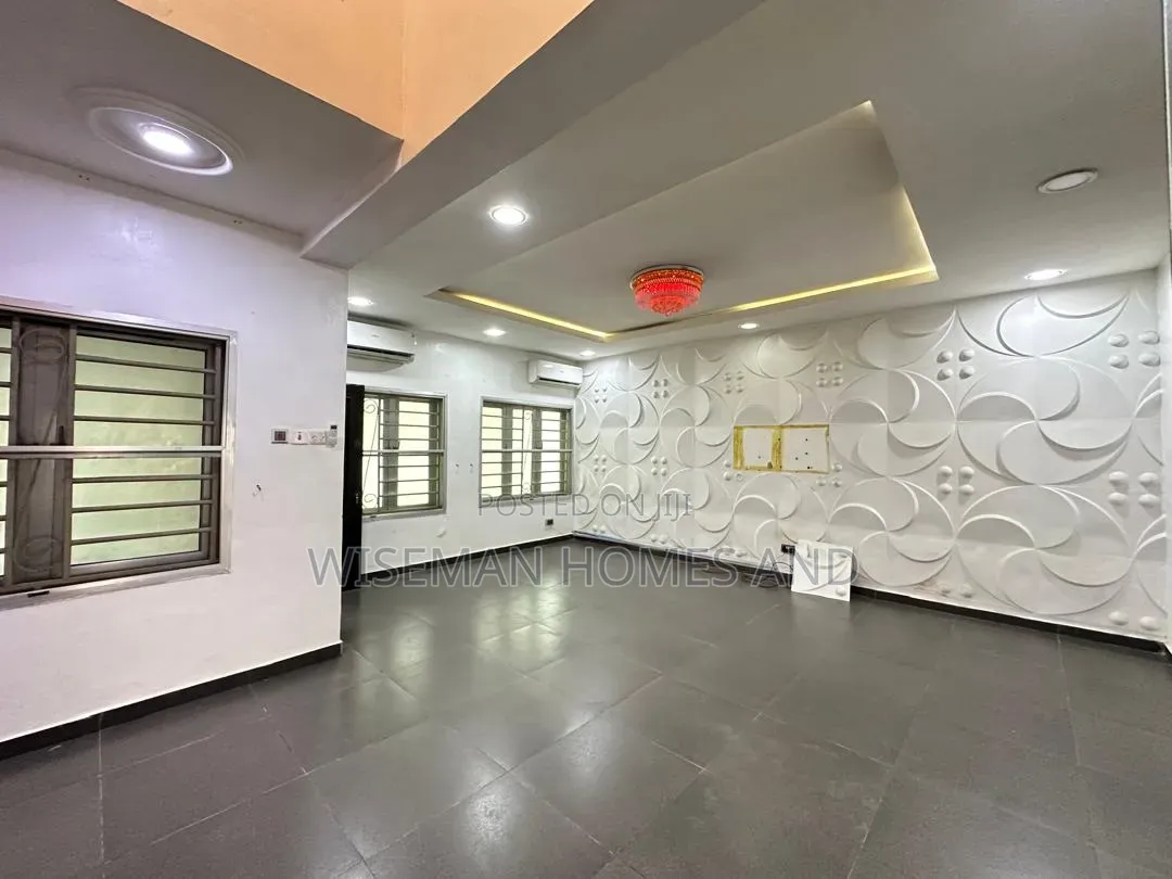 4bdrm Duplex in Chevron Drive Lekki for sale