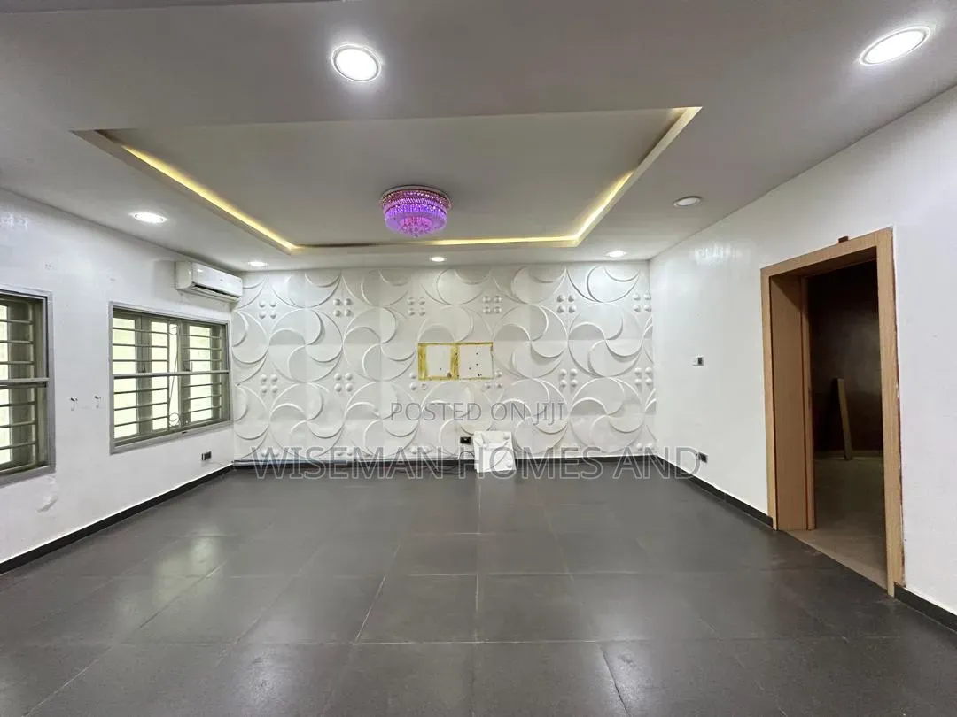 4bdrm Duplex in Chevron Drive Lekki for sale