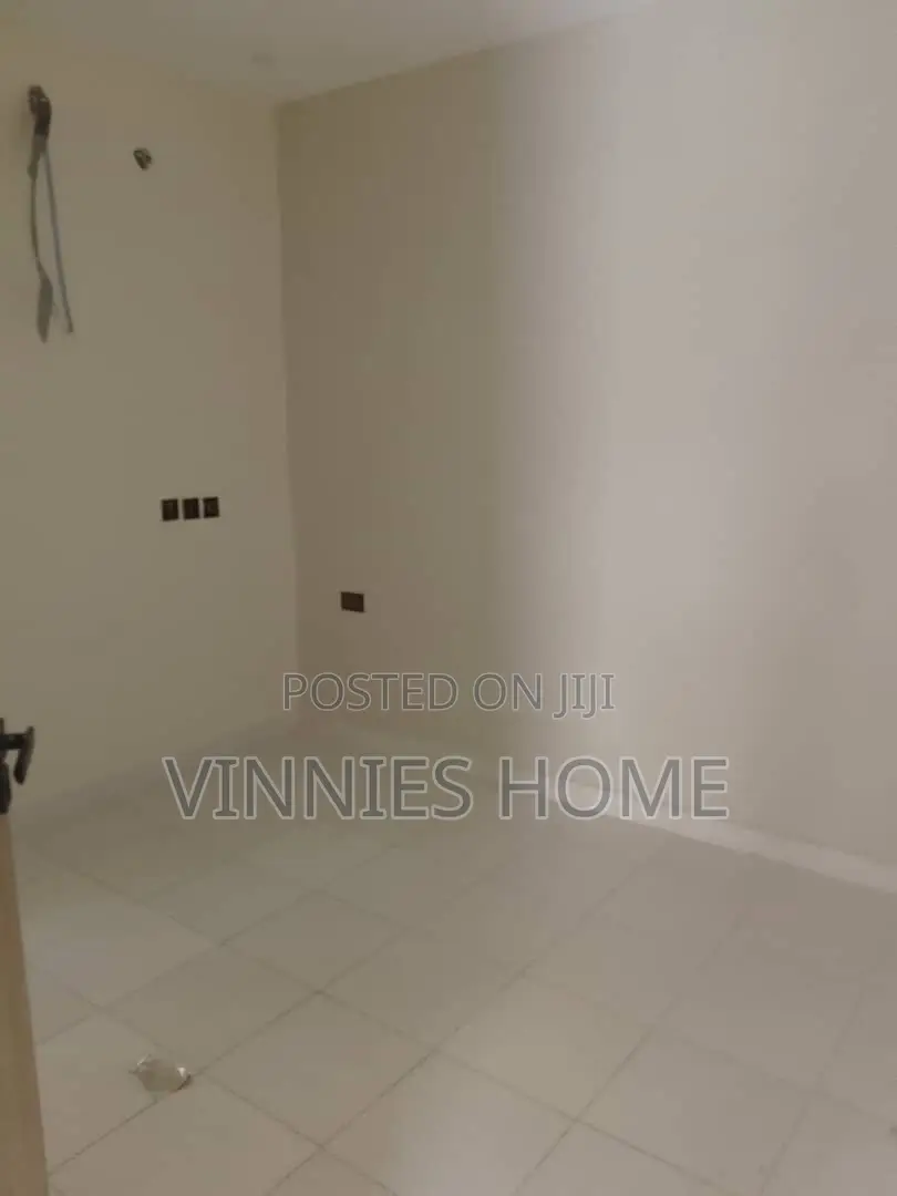 1bdrm Room & Parlour in Lekki Scheme 2 for rent