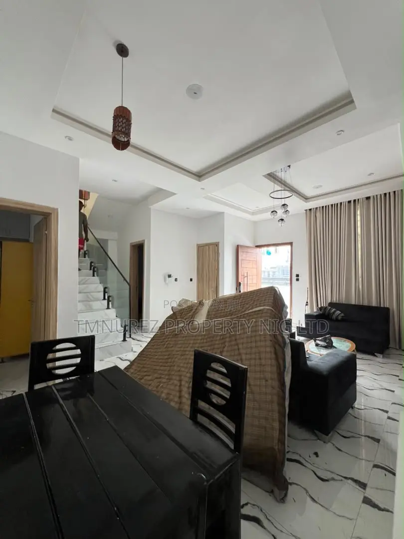 Furnished 4bdrm Duplex in Chevron for rent