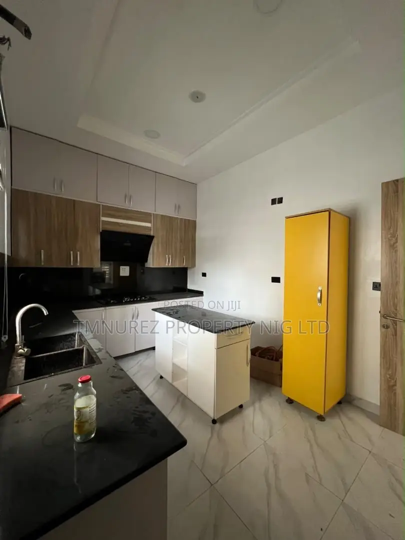 Furnished 4bdrm Duplex in Chevron for rent