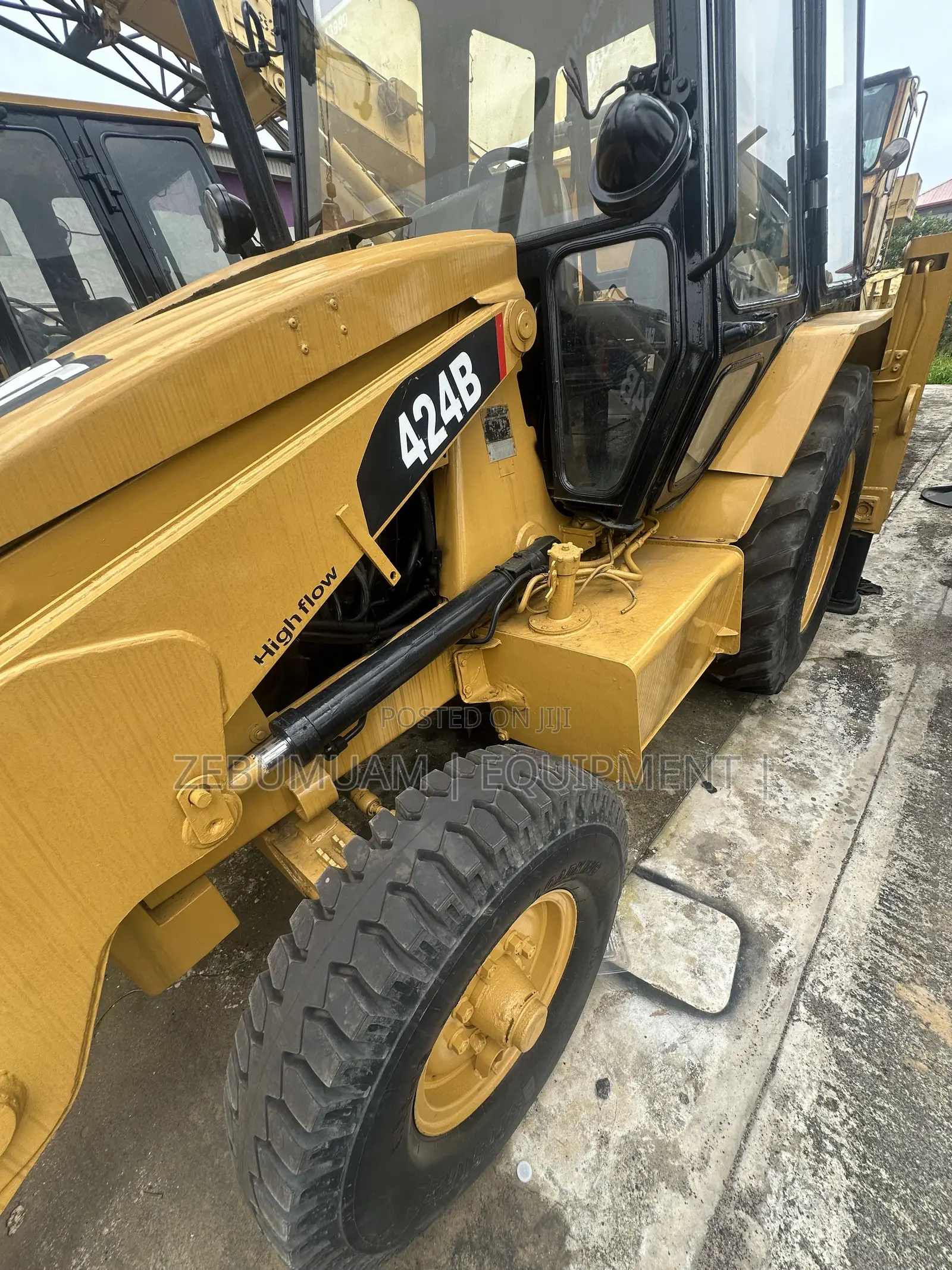Back Hoe 424B Foreign Used for Sale. Price: 120M Naira