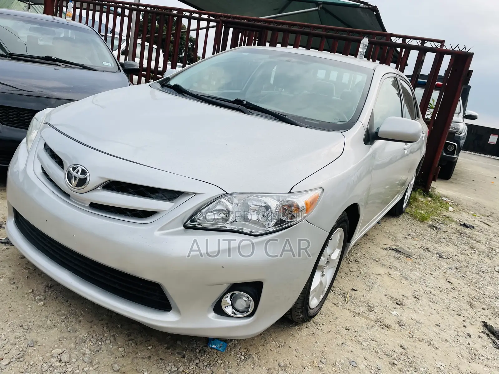 Toyota Corolla LE 4dr Sedan (1.8L 4cyl 4A) 2011 Silver