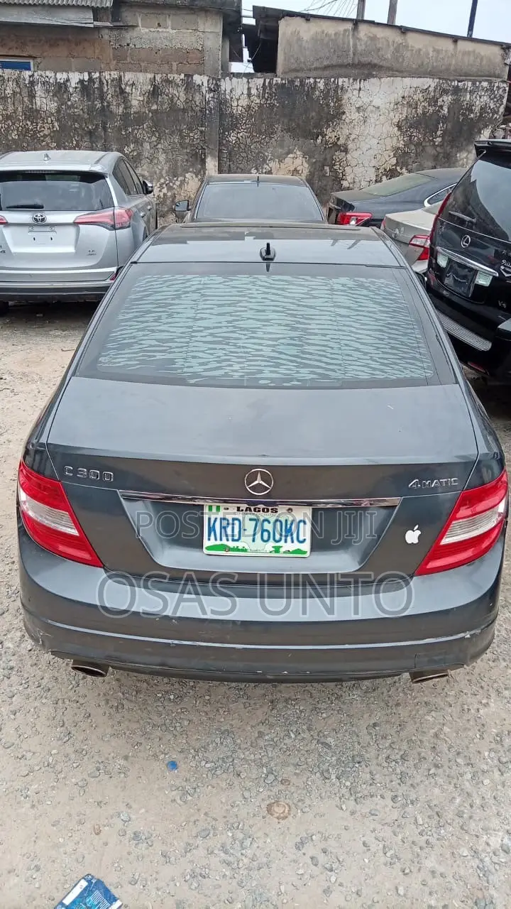 Mercedes-Benz C300 2009 Gray