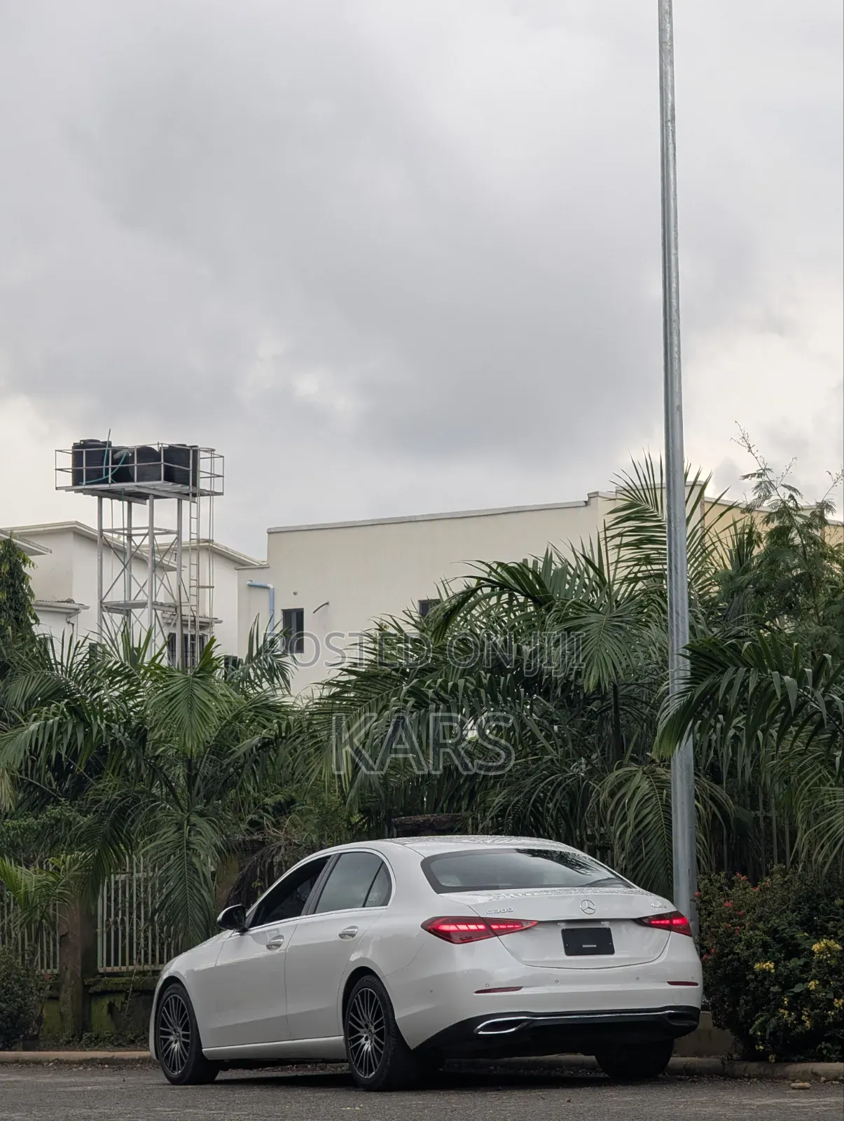 Mercedes-Benz C300 2023 White