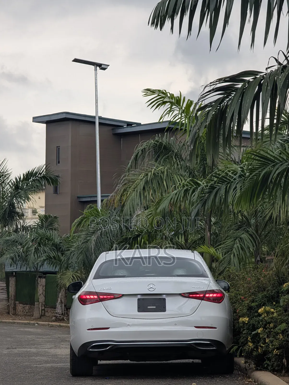 Mercedes-Benz C300 2023 White