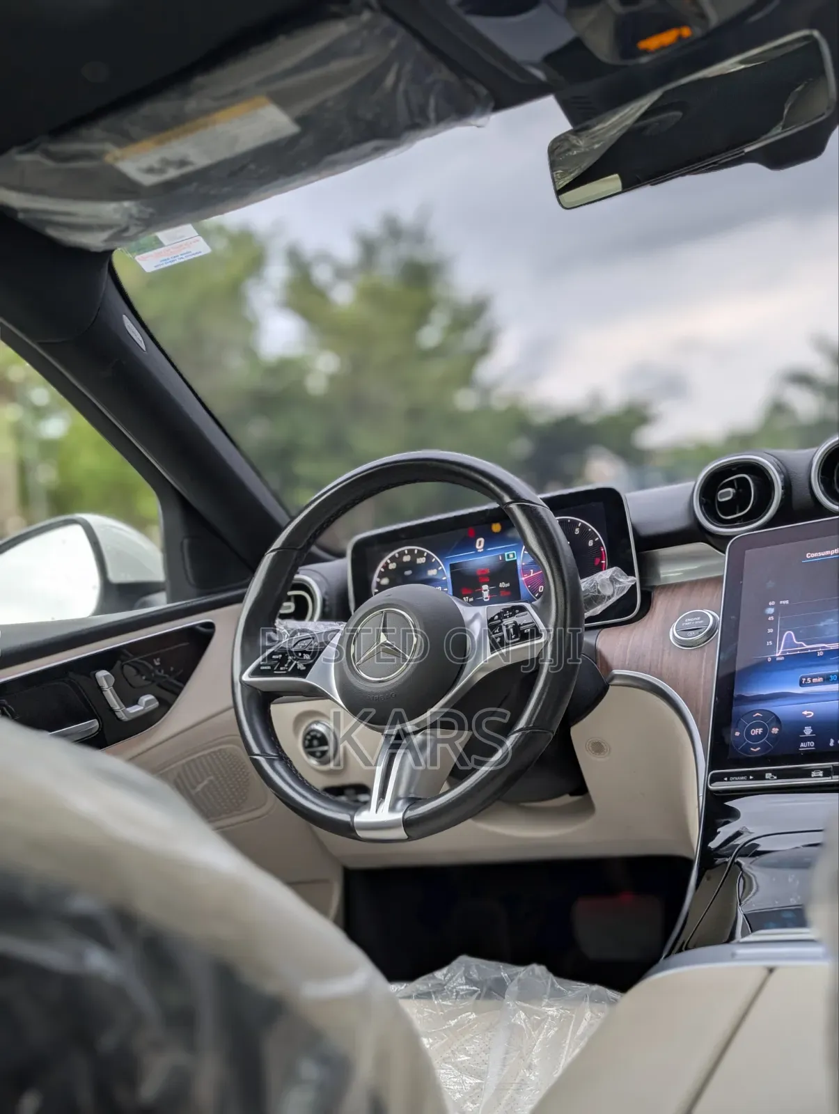 Mercedes-Benz C300 2023 White