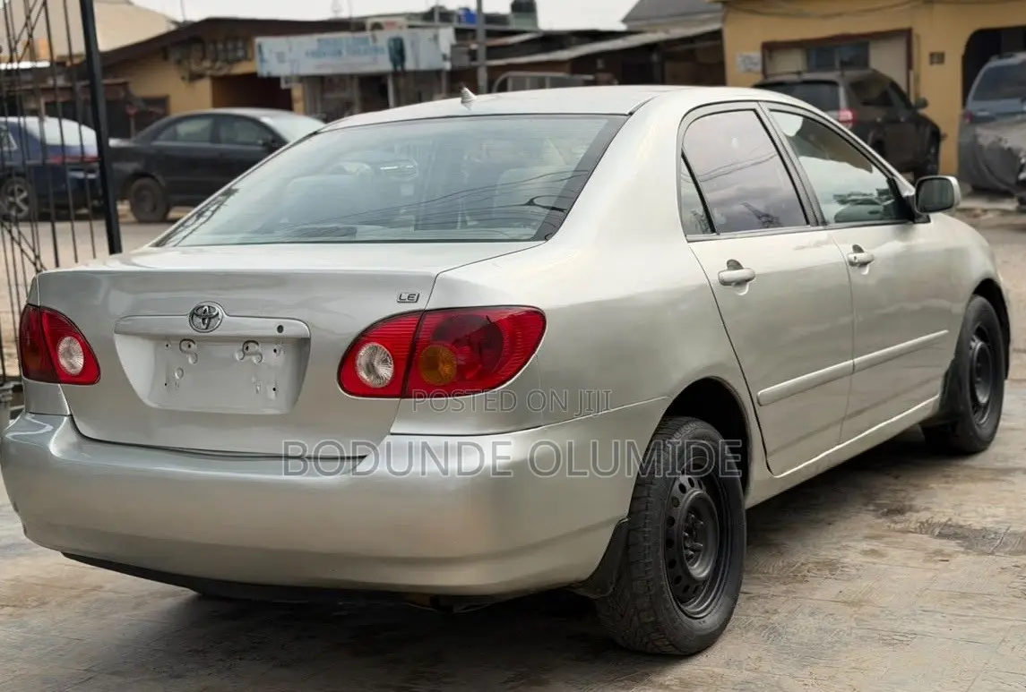 Toyota Corolla 2004 Silver