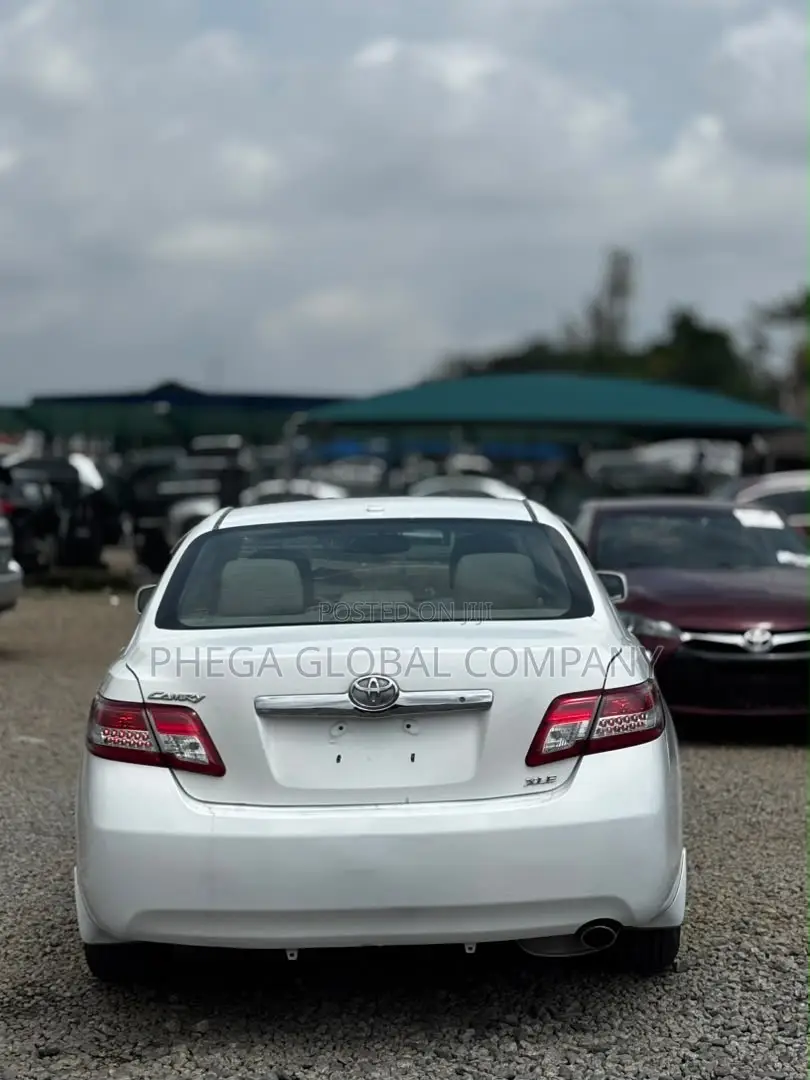 Toyota Camry XLE 4dr Sedan (2.5L 4cyl 6AM) 2010 White