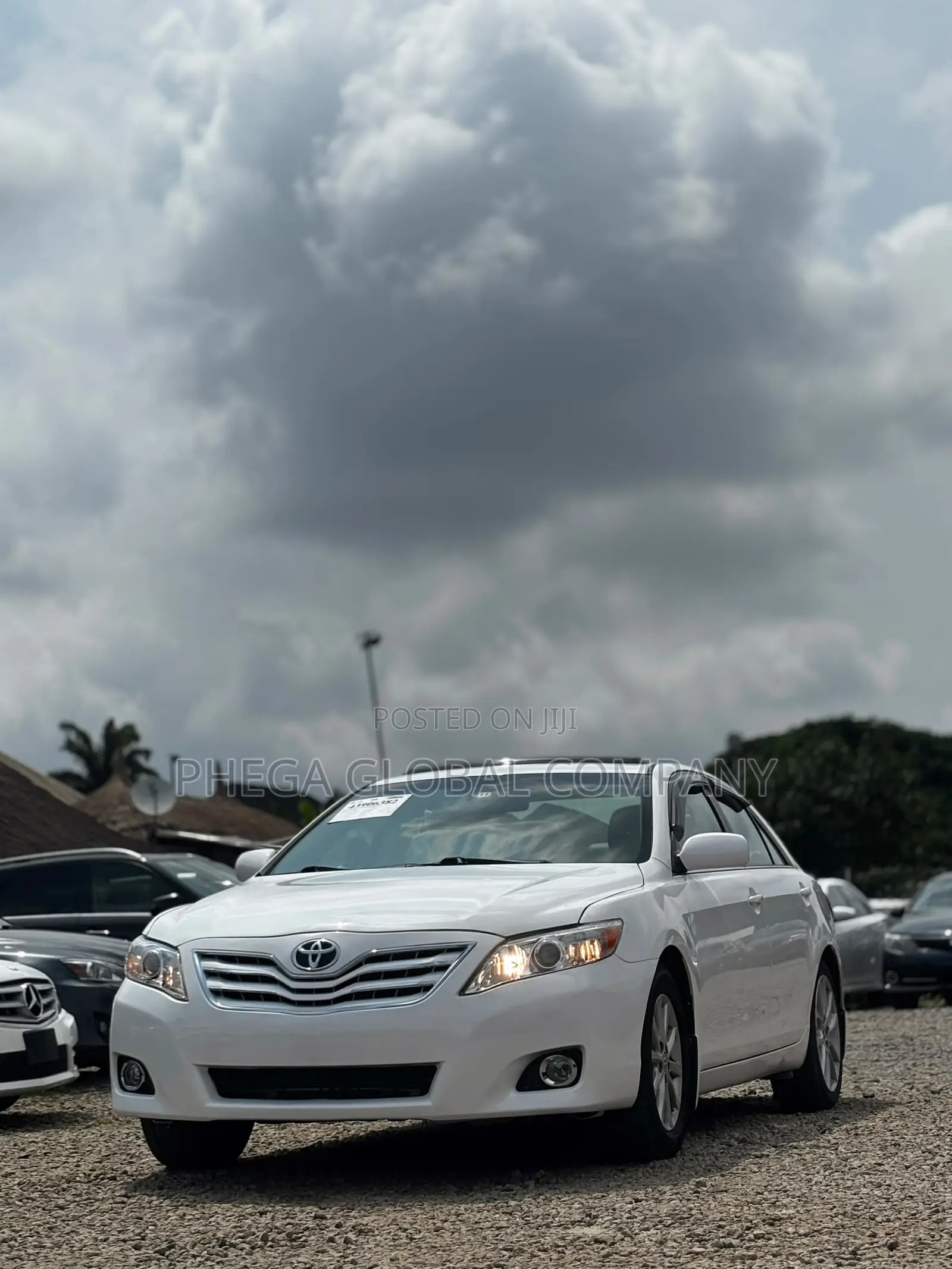 Toyota Camry XLE 4dr Sedan (2.5L 4cyl 6AM) 2010 White