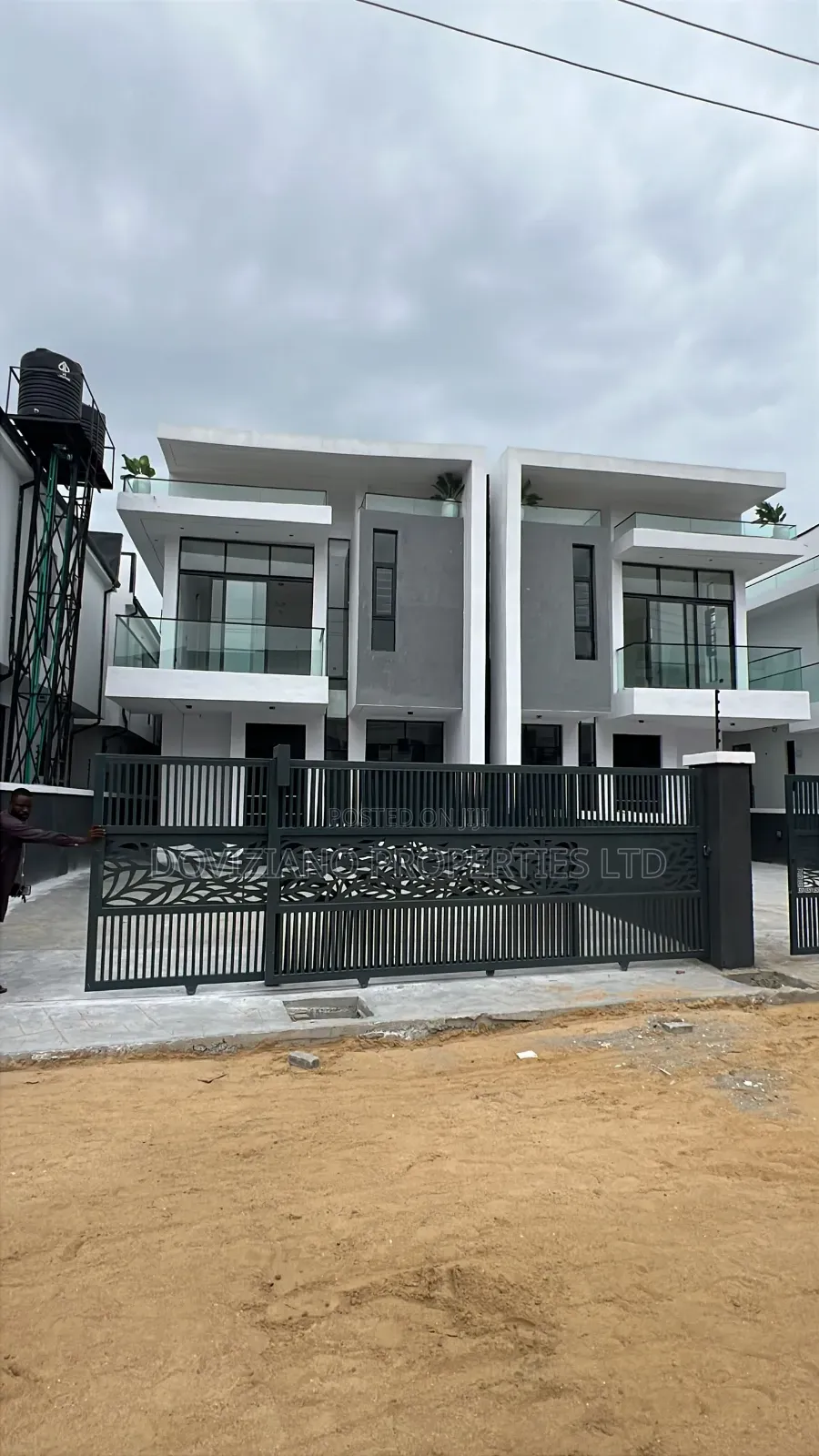 4bdrm Duplex in Ikota for sale