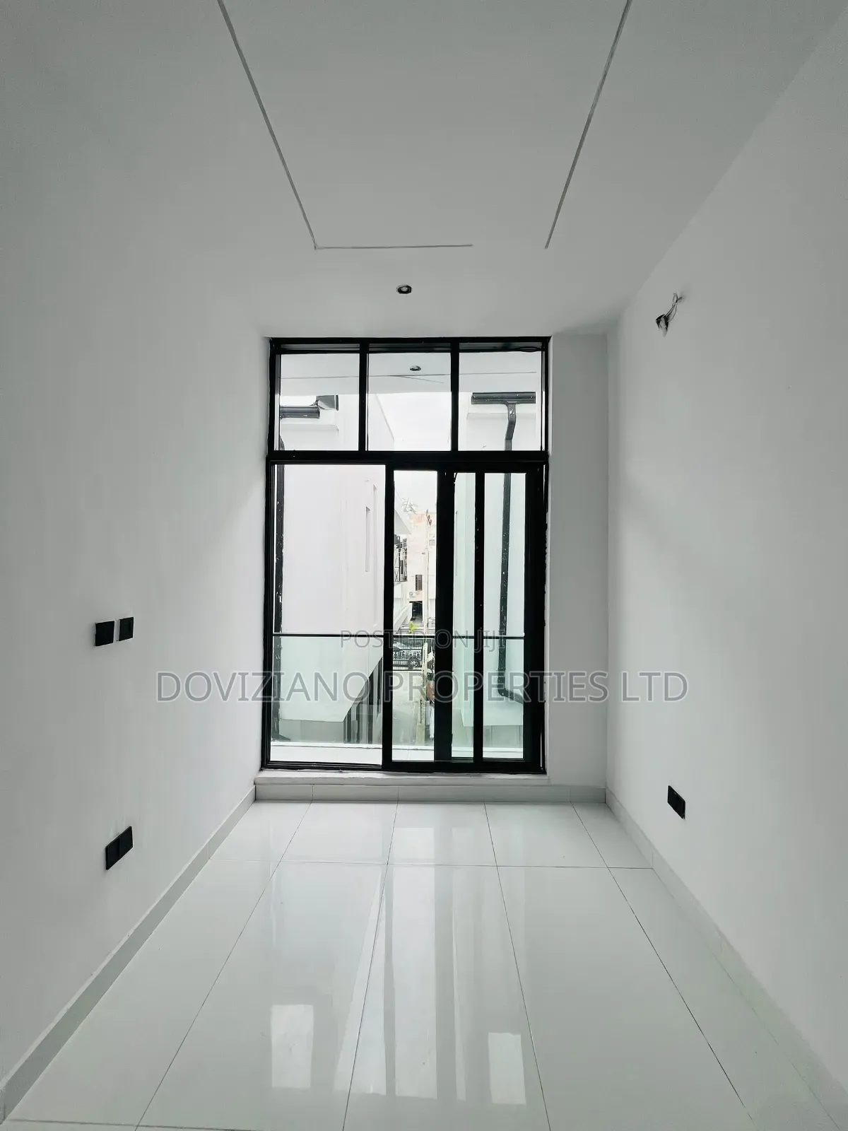 4bdrm Duplex in Ikota for sale