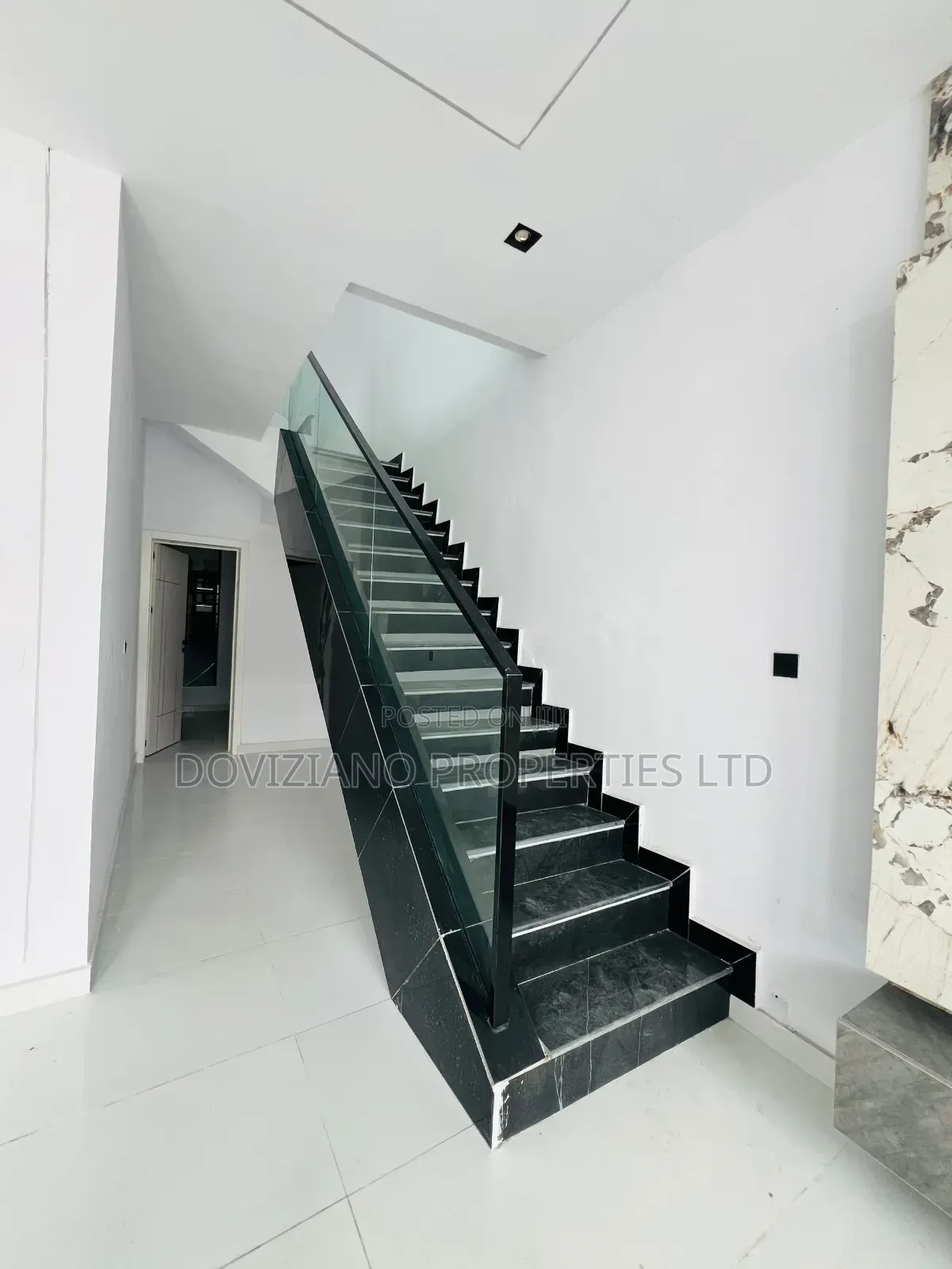 4bdrm Duplex in Ikota for sale