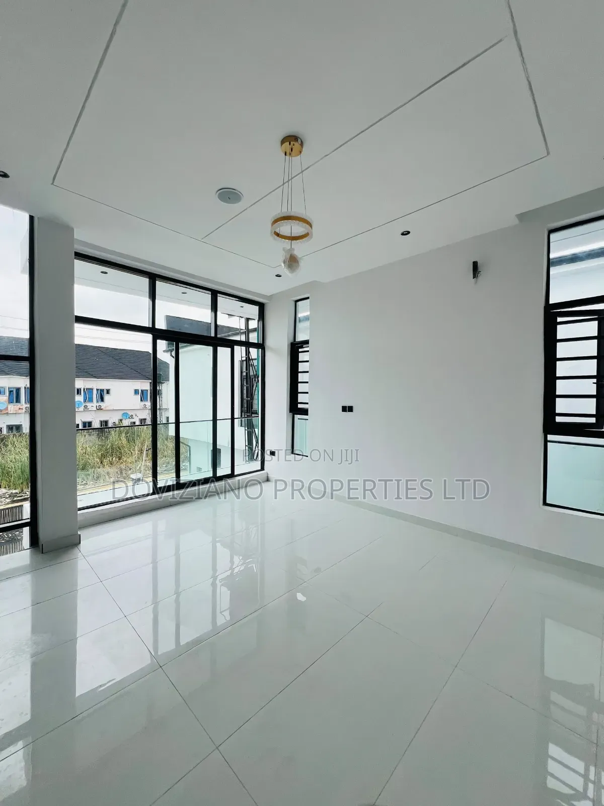 4bdrm Duplex in Ikota for sale