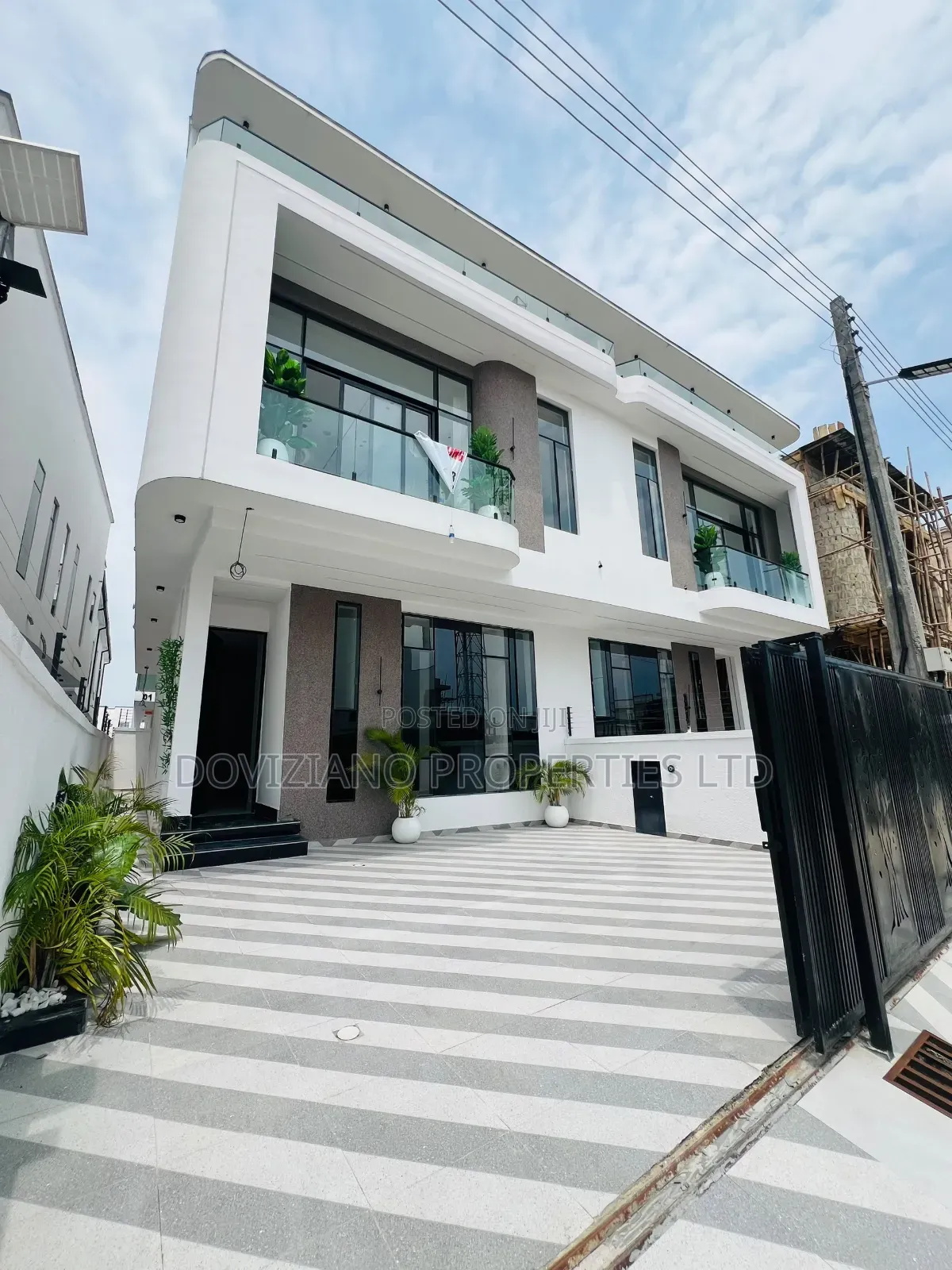 4bdrm Duplex in Ikota for sale