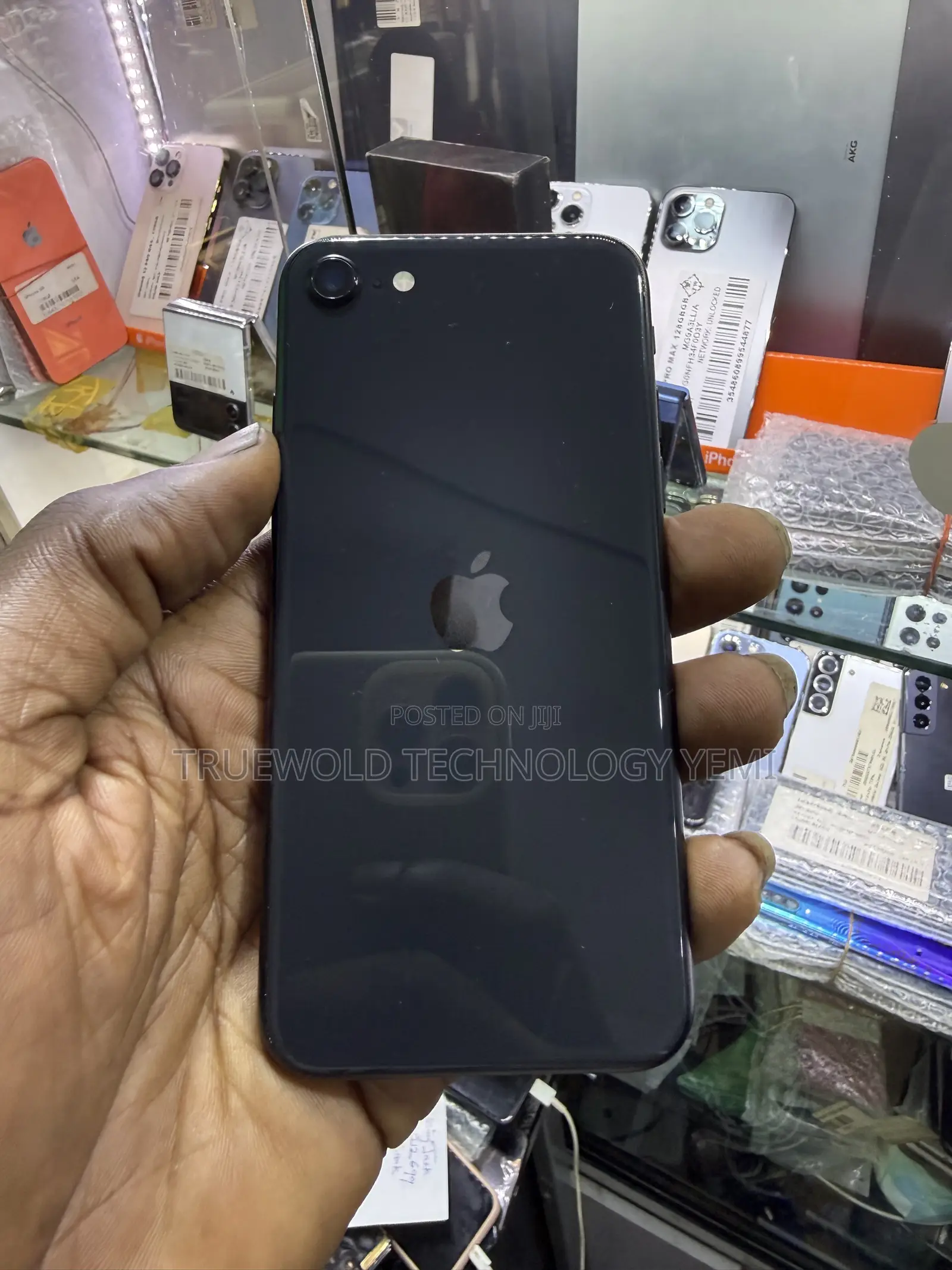 Apple iPhone SE (2020) 64 GB Black