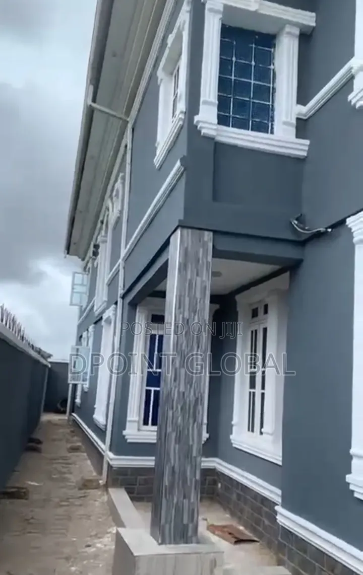 4bdrm Duplex in Not Estate, Abaranje for sale