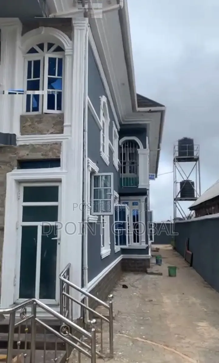 4bdrm Duplex in Not Estate, Abaranje for sale