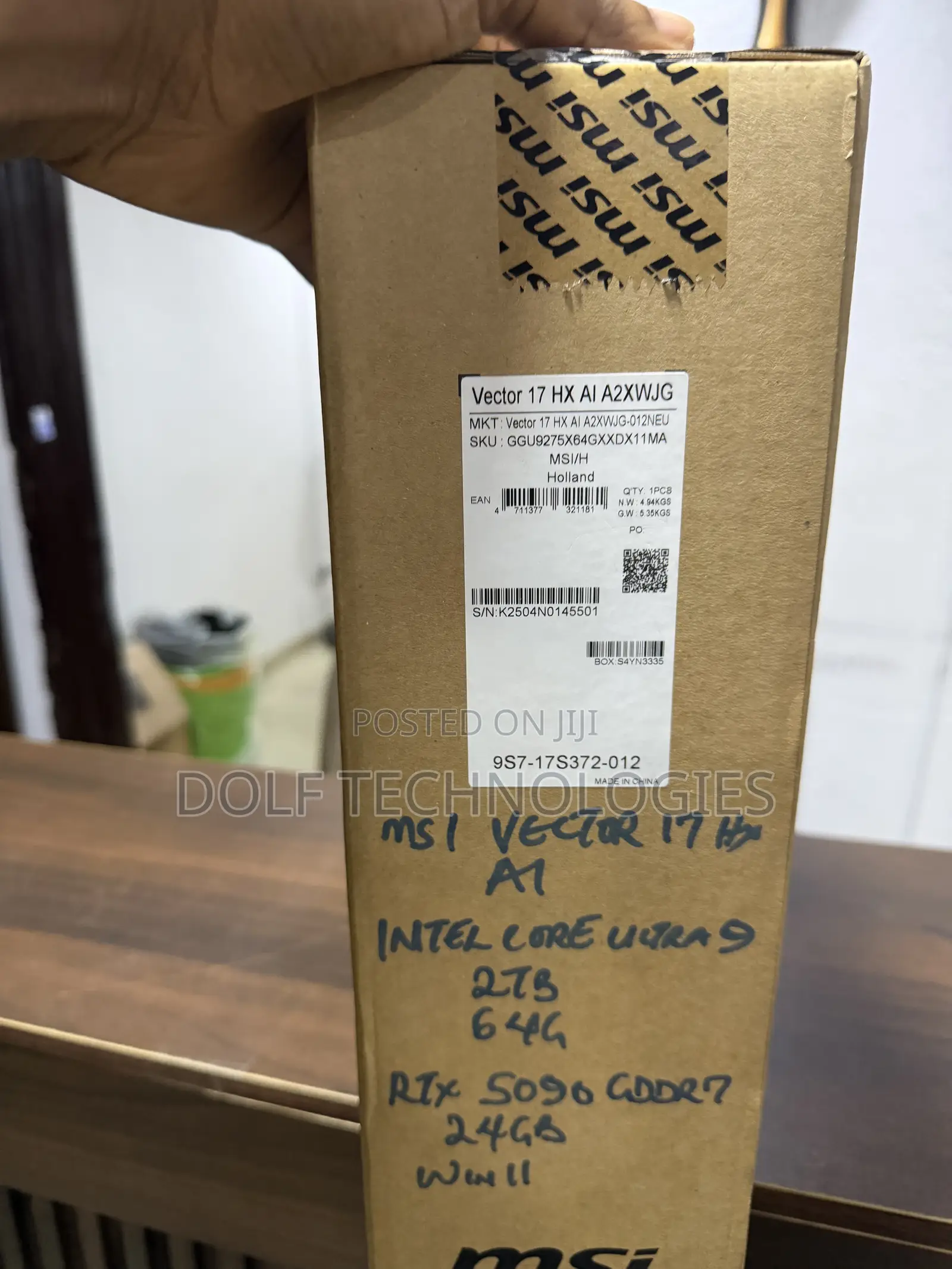 New Laptop MSI Vector 17 HX AI A2XWJG 64GB Intel Core Ultra 9 SSD 2T
