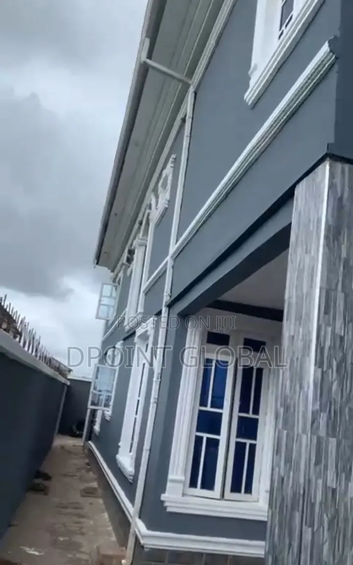 4bdrm Duplex in Not Estate, Abaranje for sale