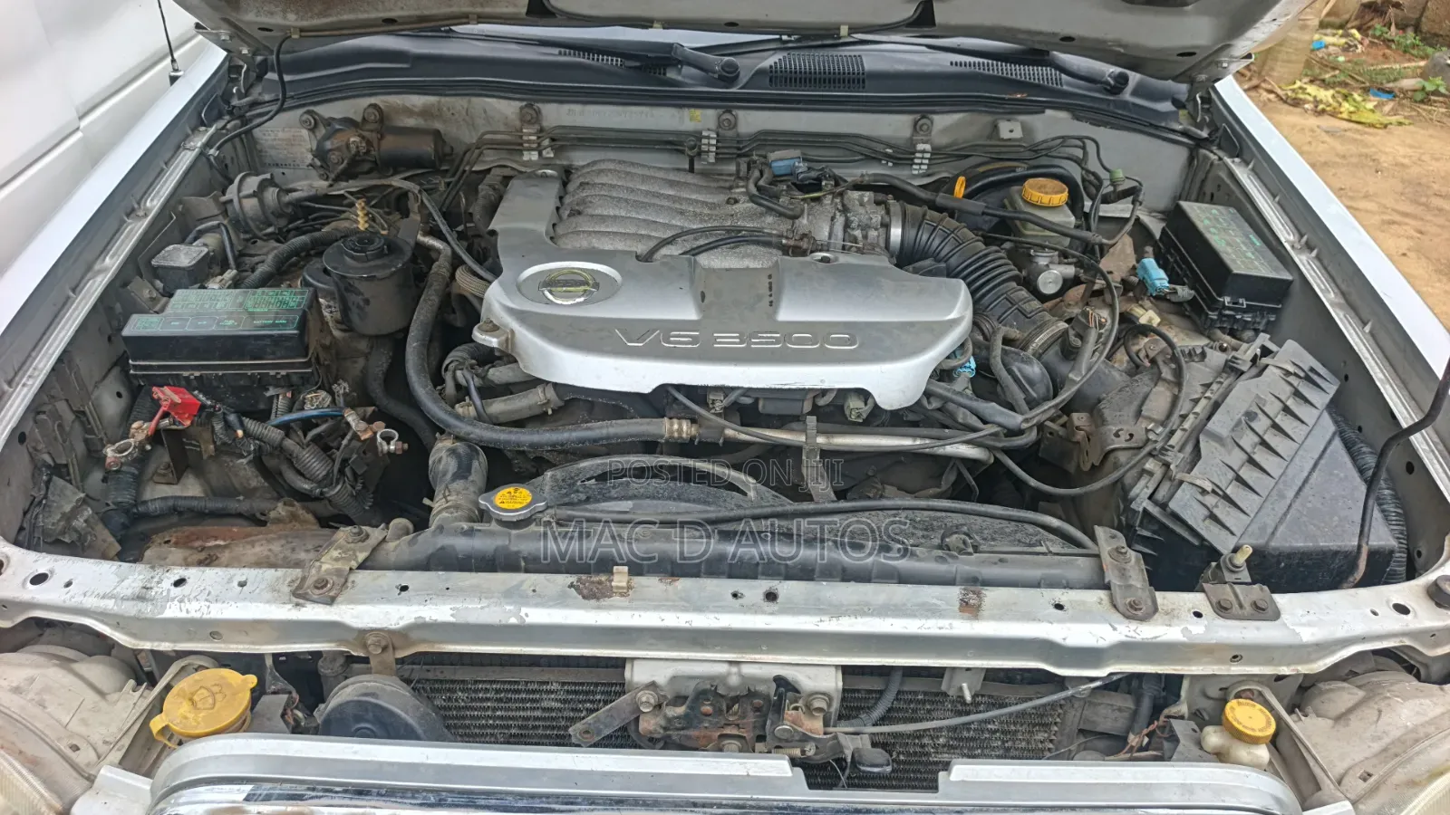 Nissan Pathfinder 2002 Silver