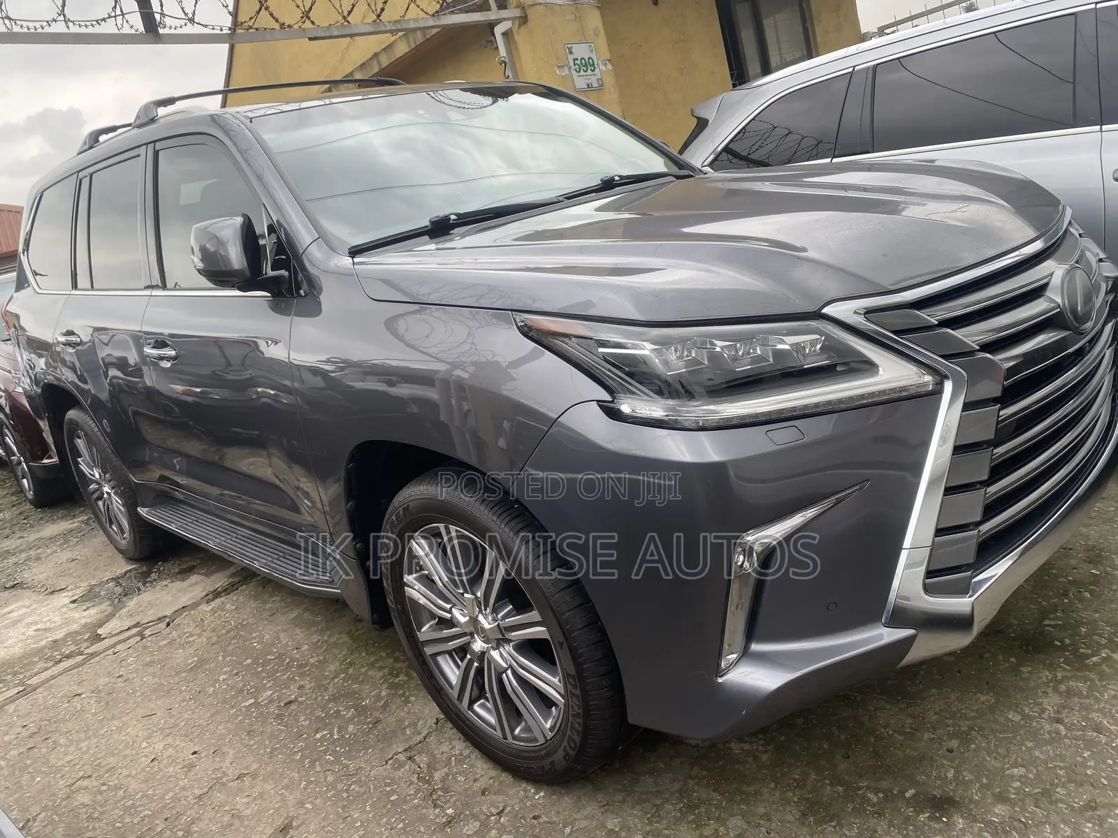 Lexus LX 570 (5 seats) AWD 2017 Gray