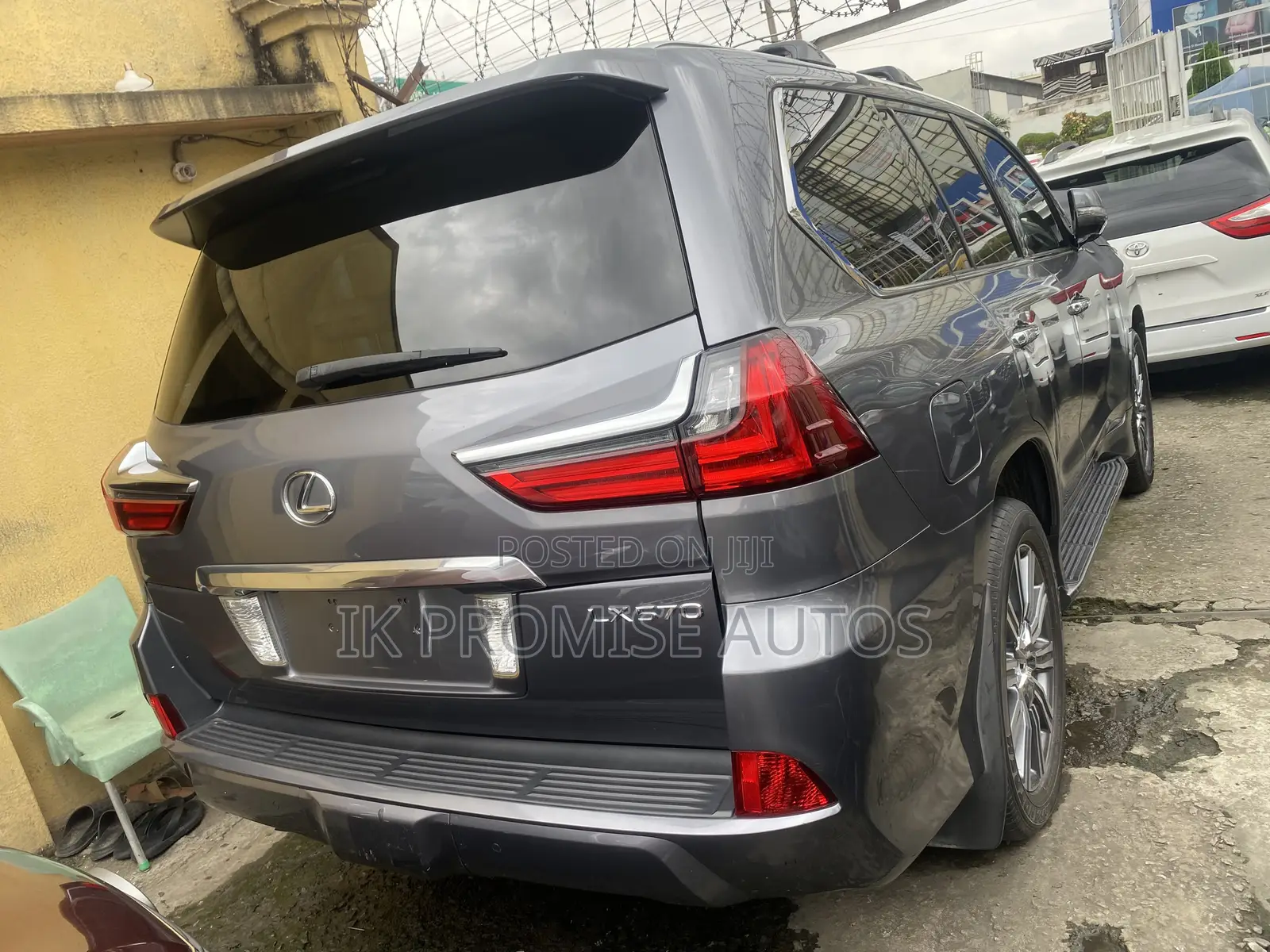 Lexus LX 570 (5 seats) AWD 2017 Gray