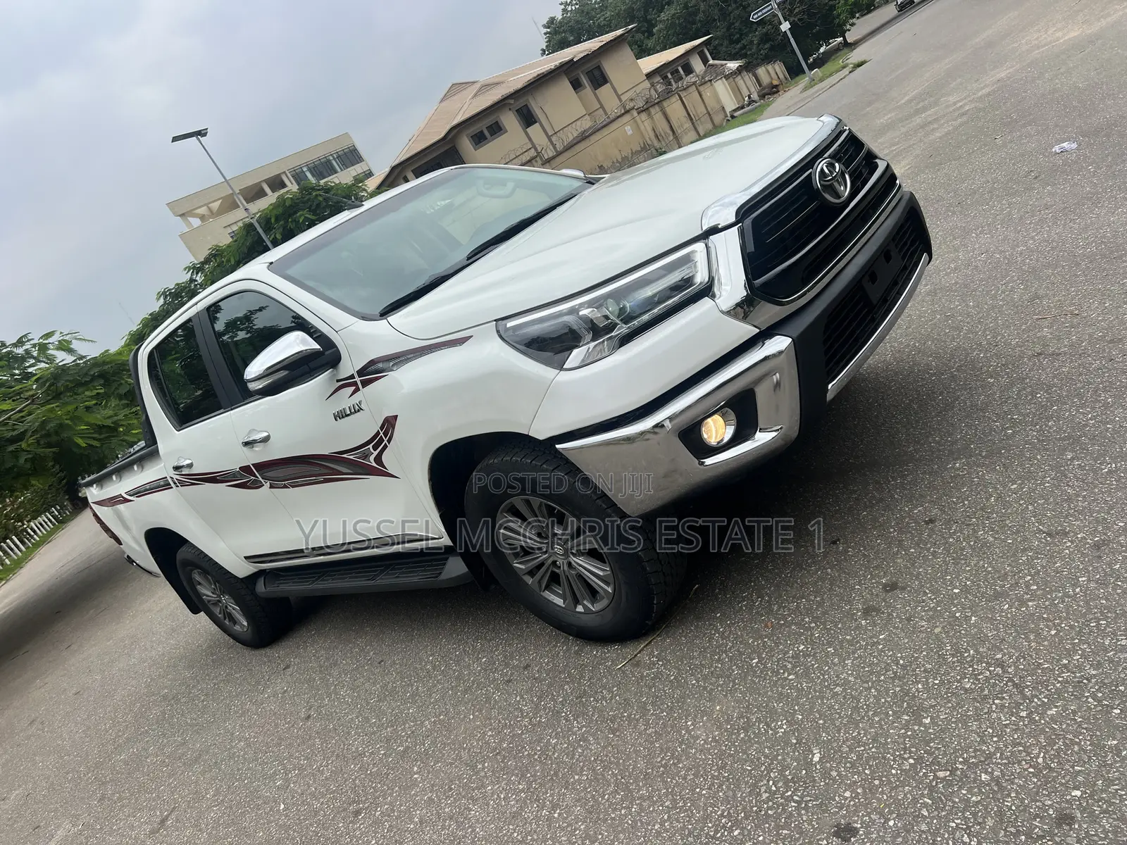 Toyota Hilux 2022 White
