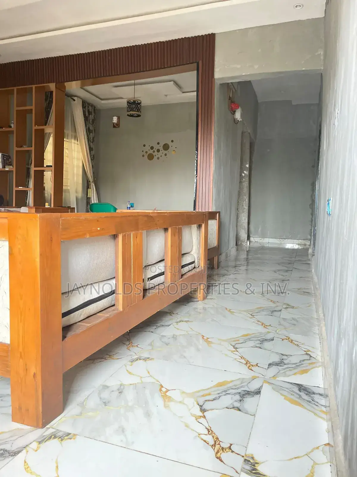 3bdrm Bungalow in Oshimili South for sale