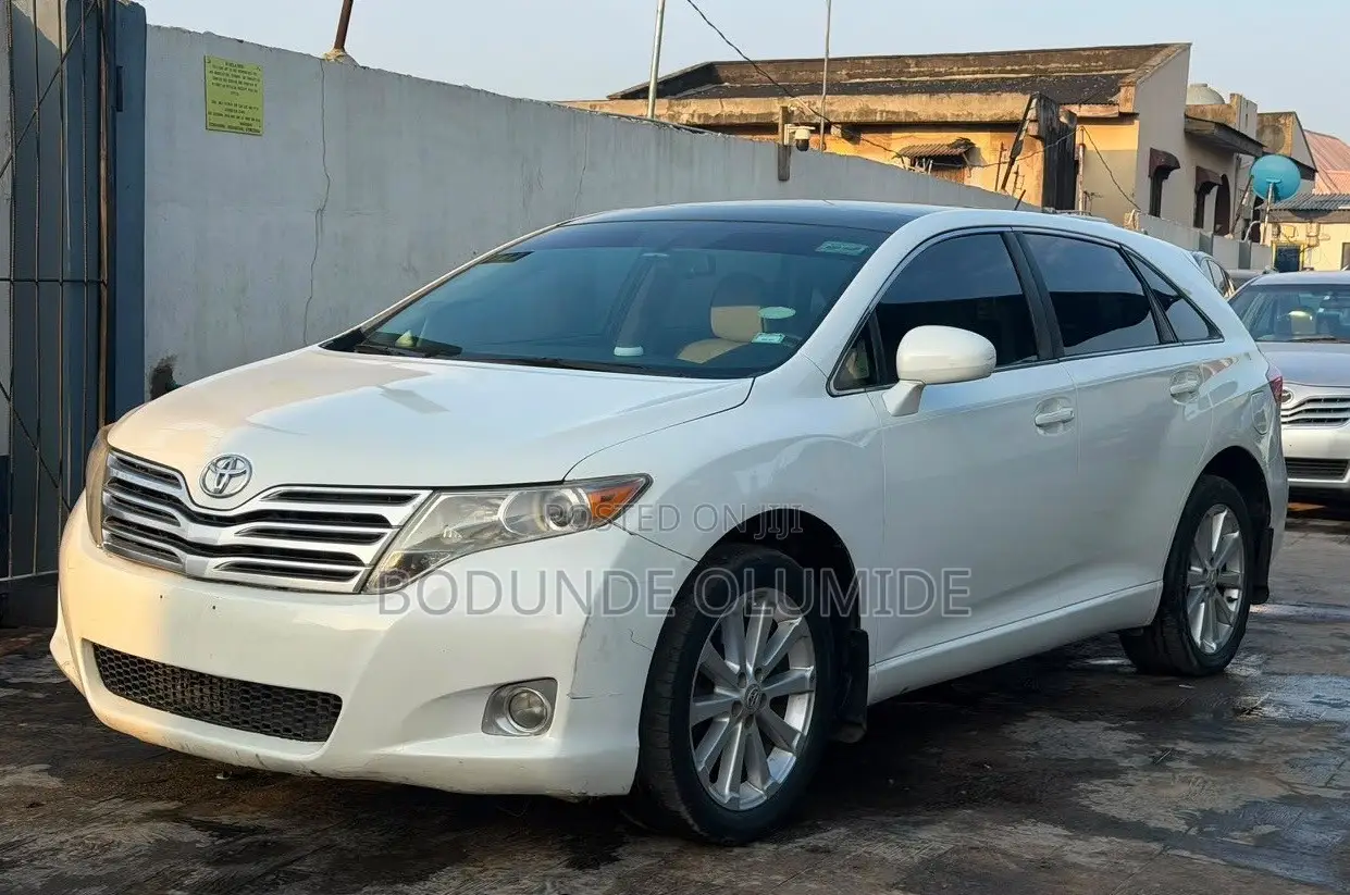 Toyota Venza 2010 White
