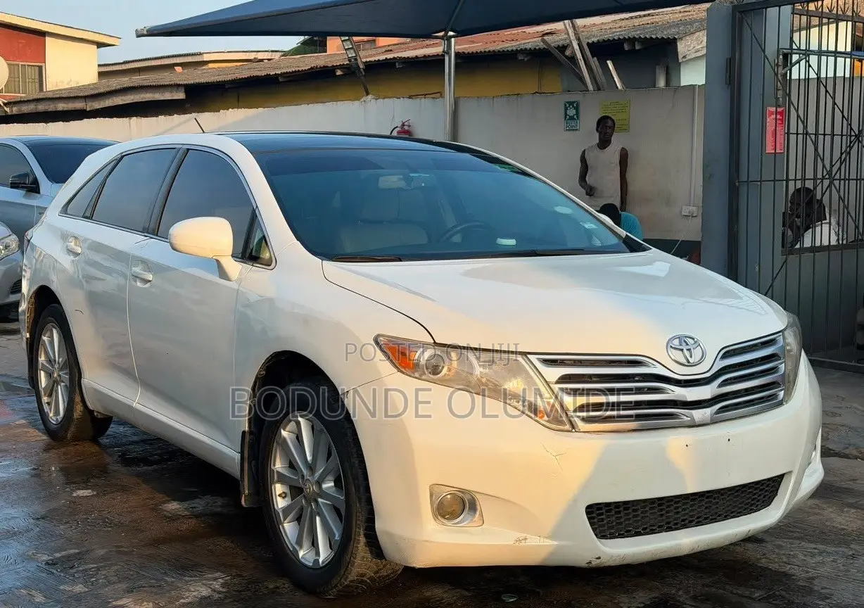 Toyota Venza 2010 White