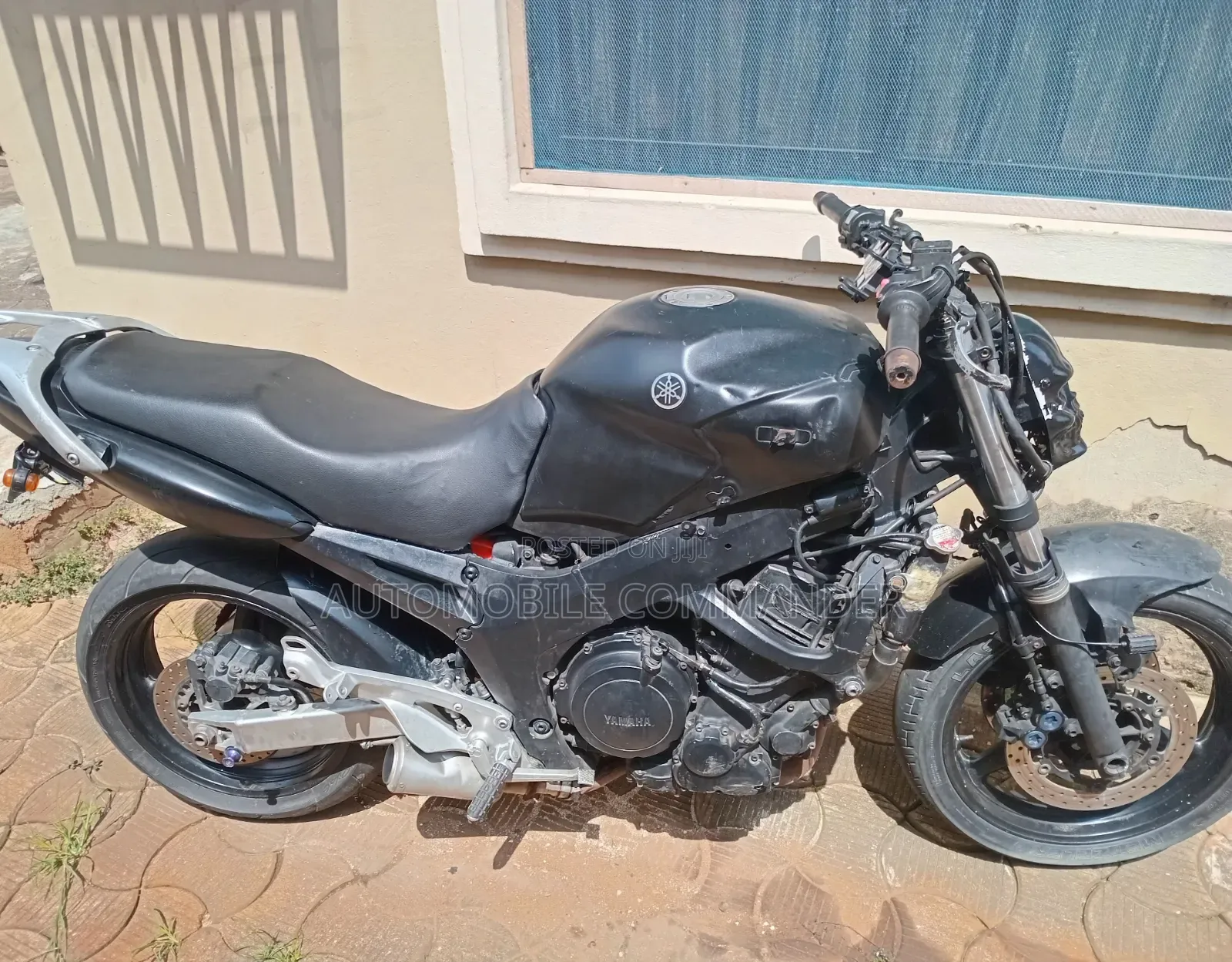 Yamaha 2010 Black