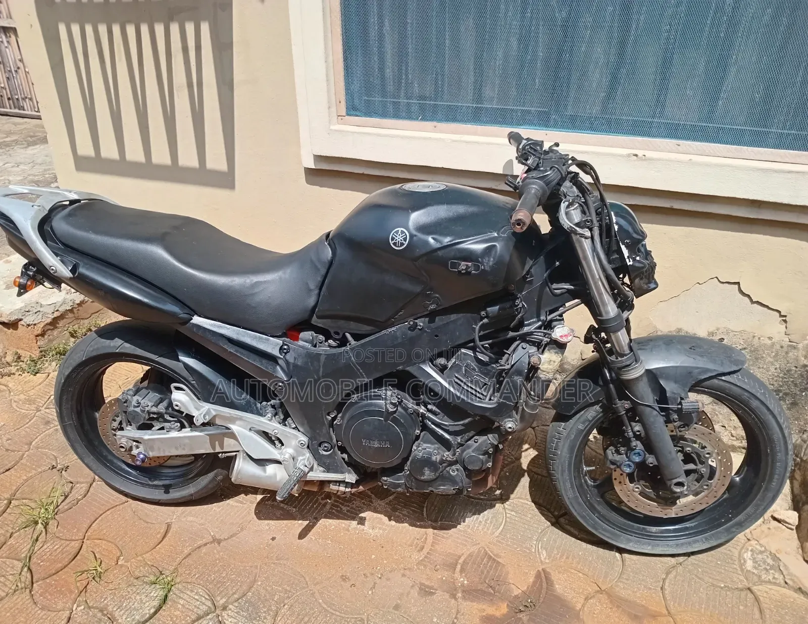 Yamaha 2010 Black