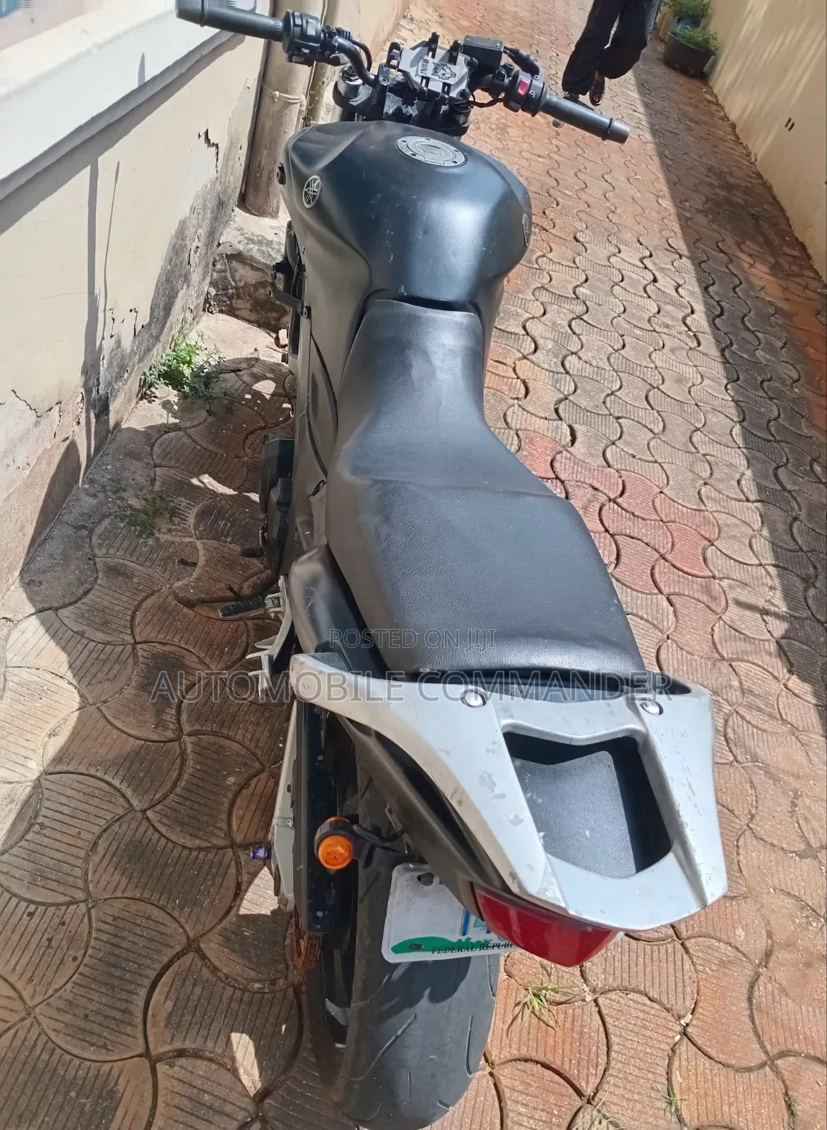 Yamaha 2010 Black