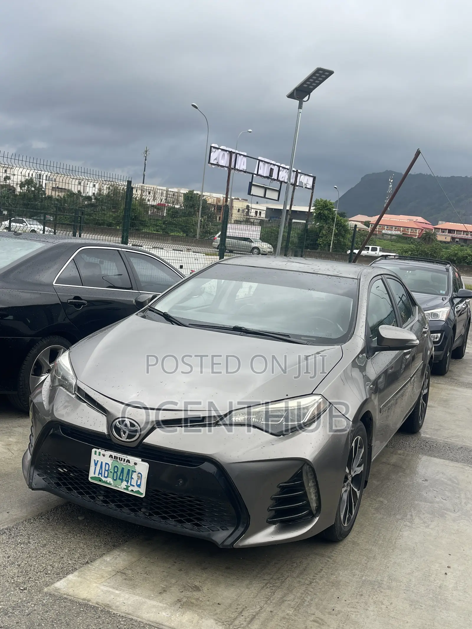 Toyota Corolla SE (1.8L 4cyl 2A) 2018 Gray