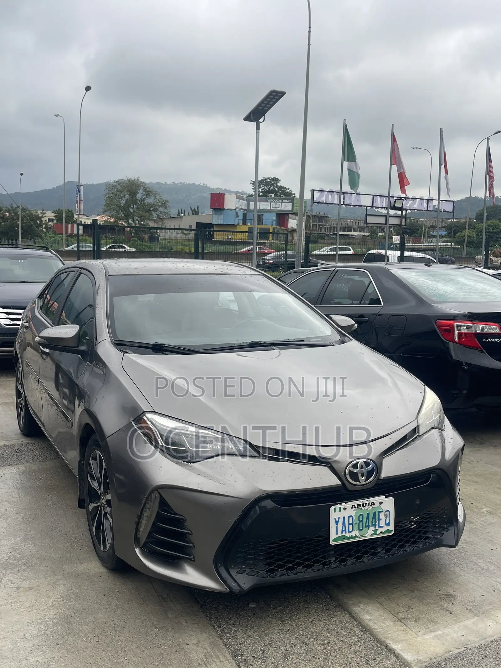 Toyota Corolla SE (1.8L 4cyl 2A) 2018 Gray