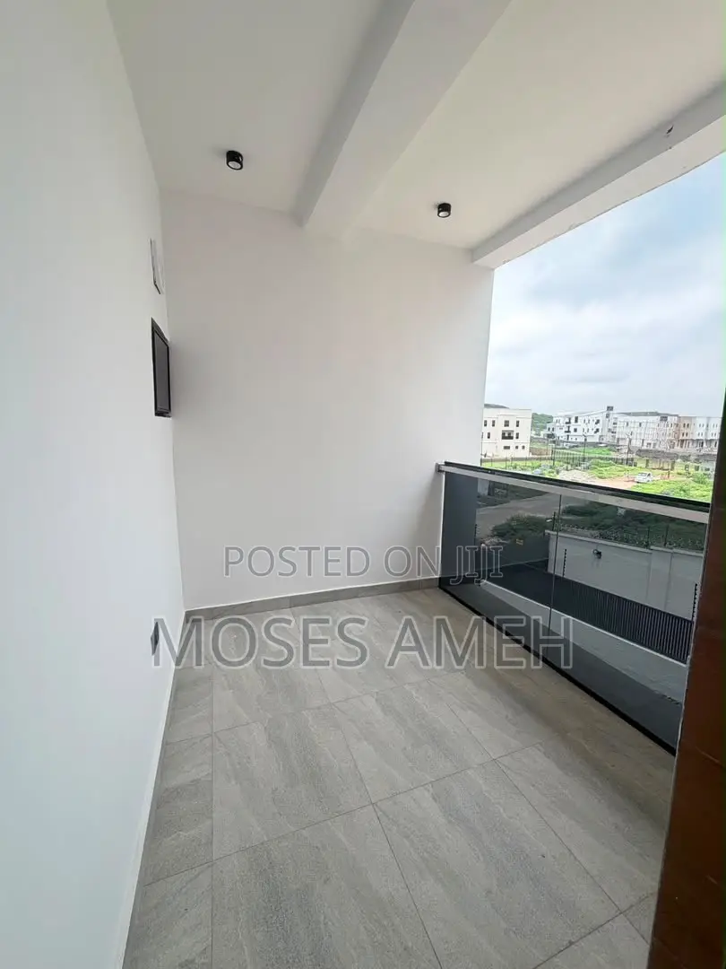 2bdrm Block of Flats in Guzape District for rent