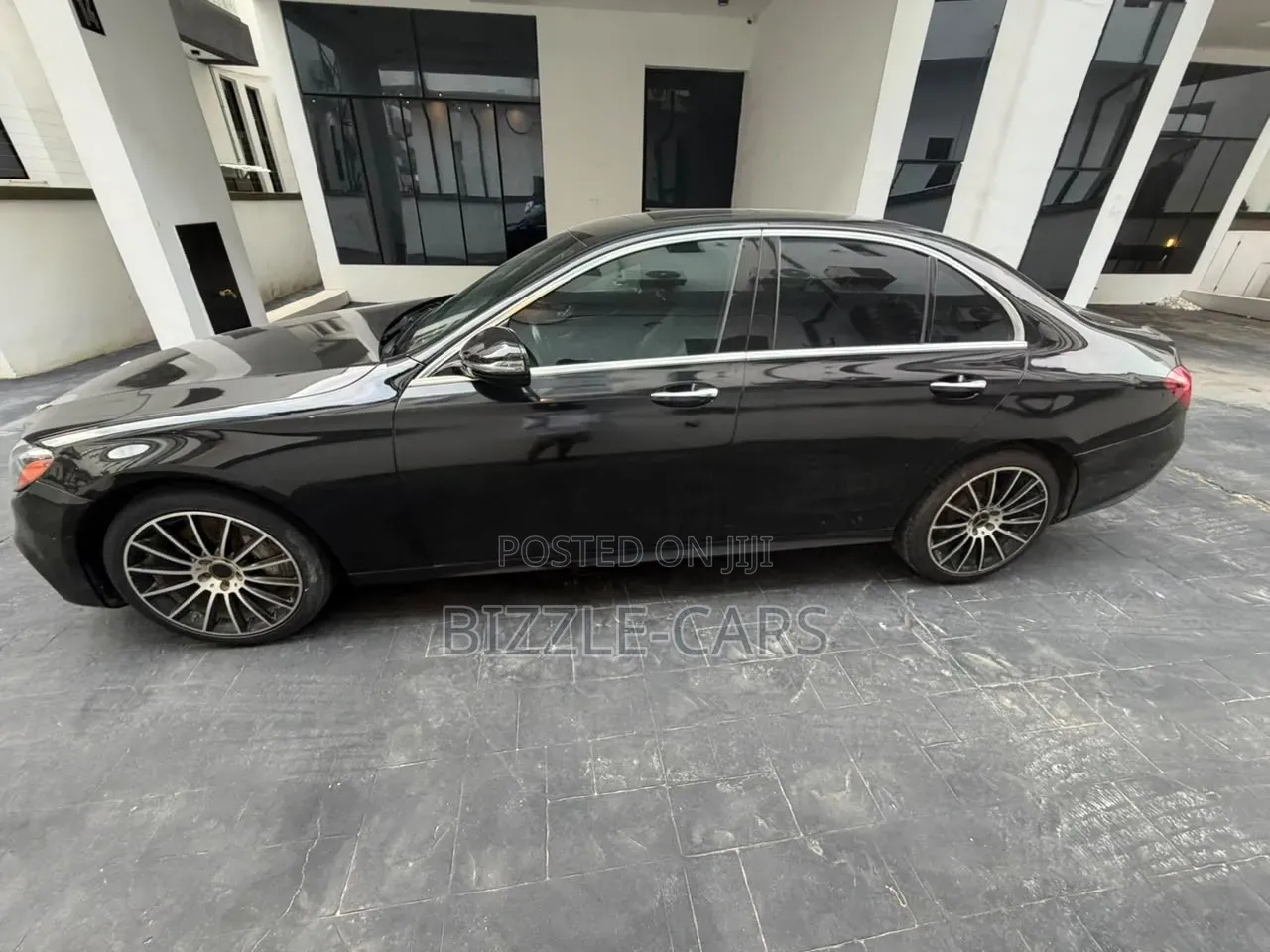 Mercedes-Benz E300 2017 Black