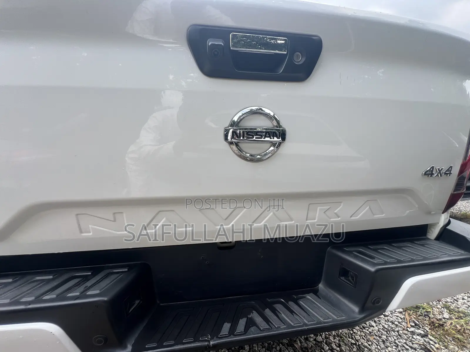 Nissan Navara 2021 White