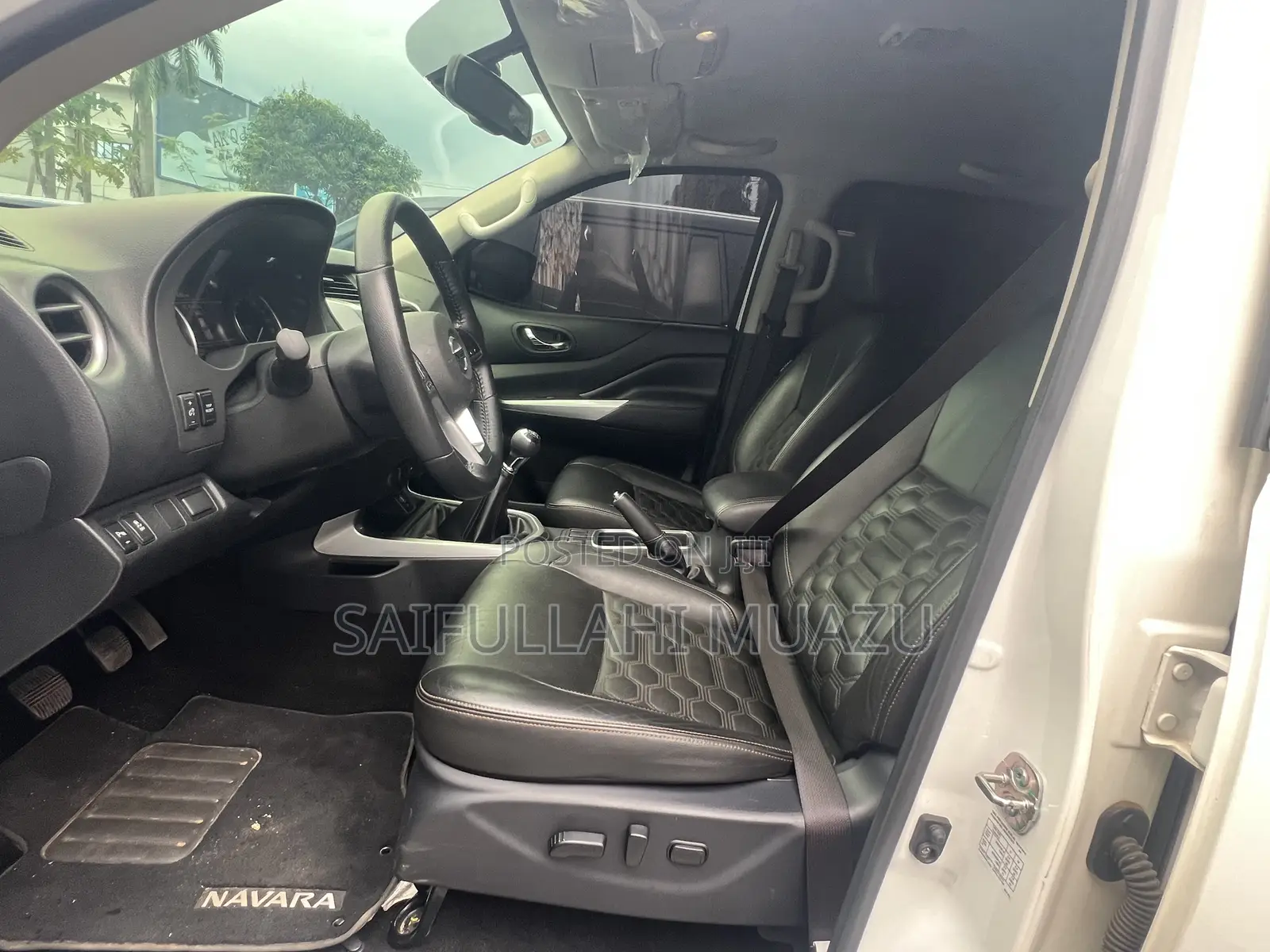 Nissan Navara 2021 White