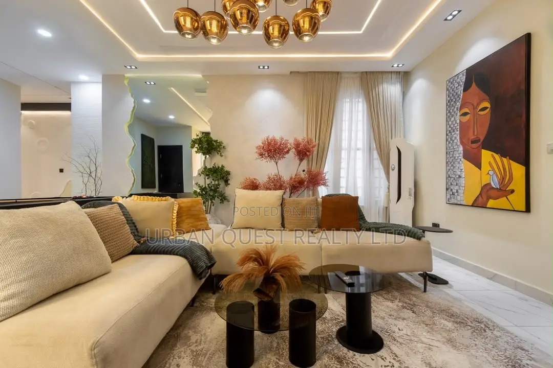 Furnished 2bdrm Apartment in Lekki Phase 1 for sale
