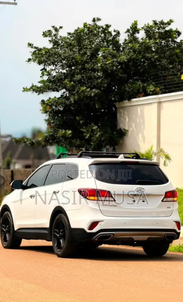 Hyundai Santa Fe 2017 White
