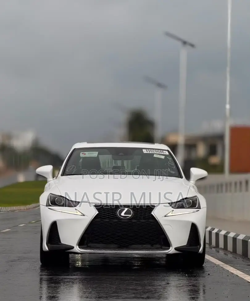 Lexus IS 300h 4WD 2017 White