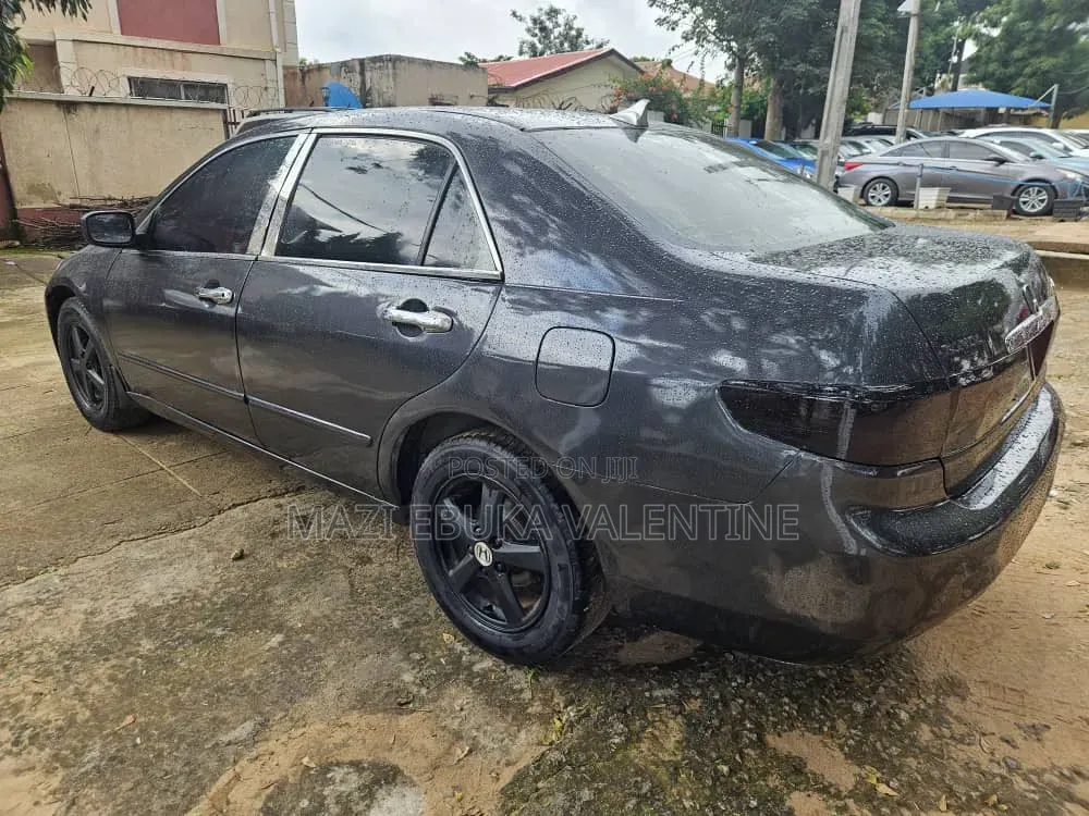 Honda Accord 2005 Gray
