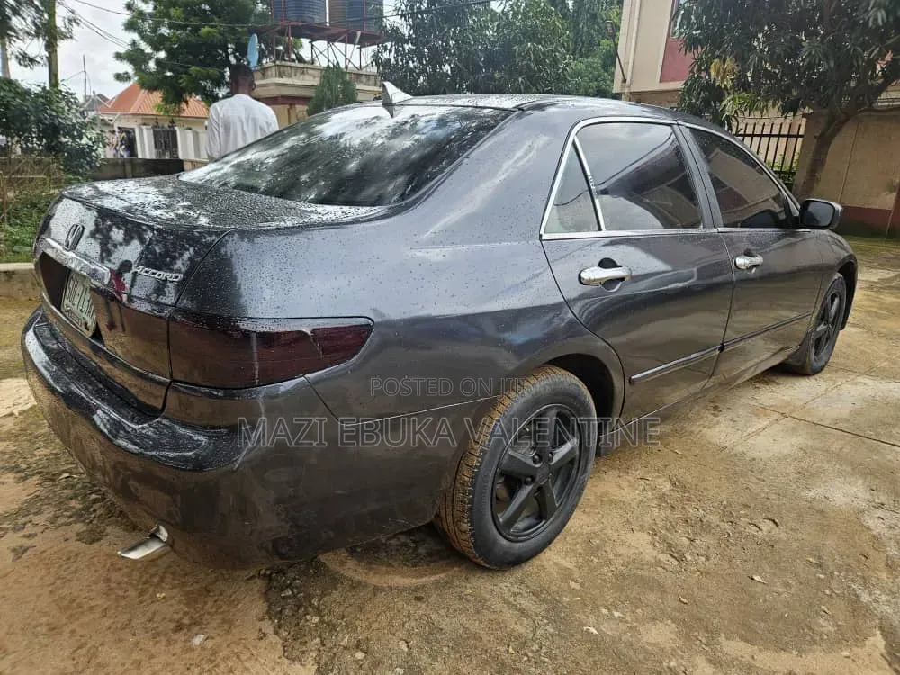 Honda Accord 2005 Gray