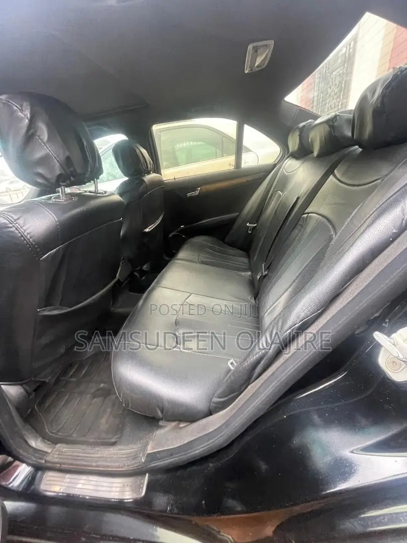 Mercedes-Benz C300 2009 Black